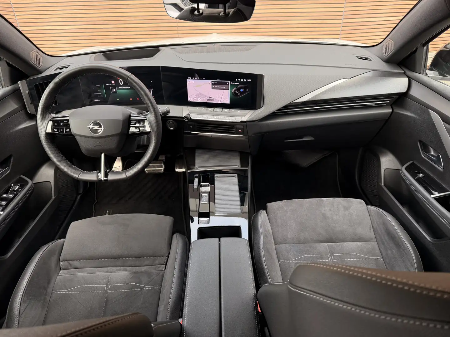 Opel Astra Electric 54 kWh GS Ultimate Schuifdak / Navi / Win Bianco - 2