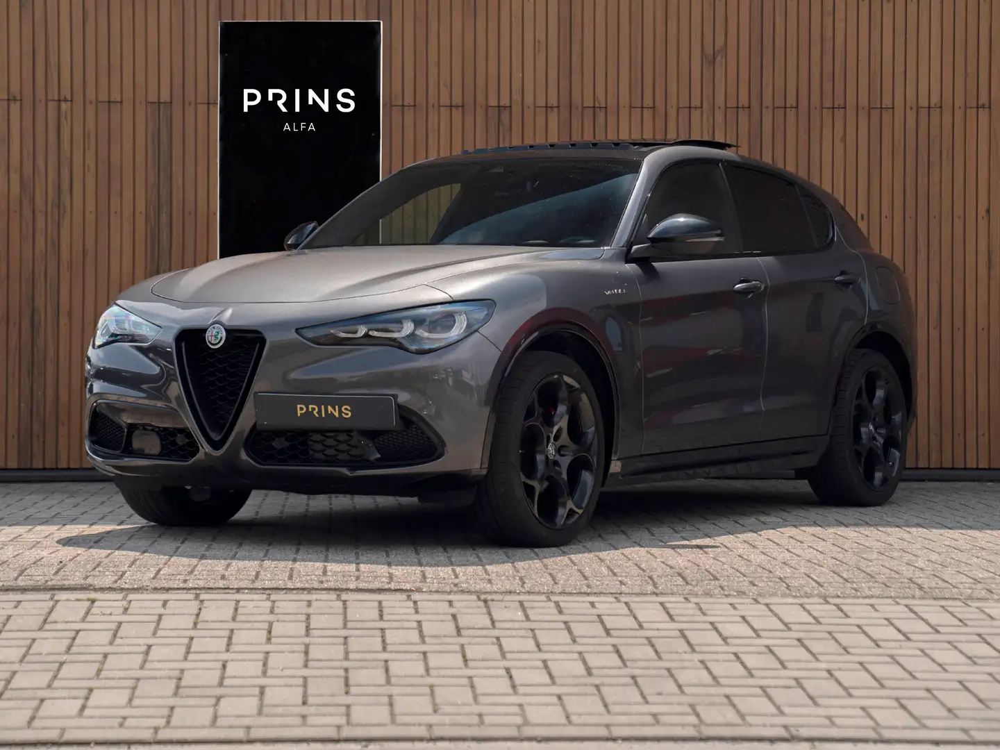 Alfa Romeo Stelvio 2.0T GME AWD Veloce 280pk | Pano-dak | Harman/Kard Grijs - 1
