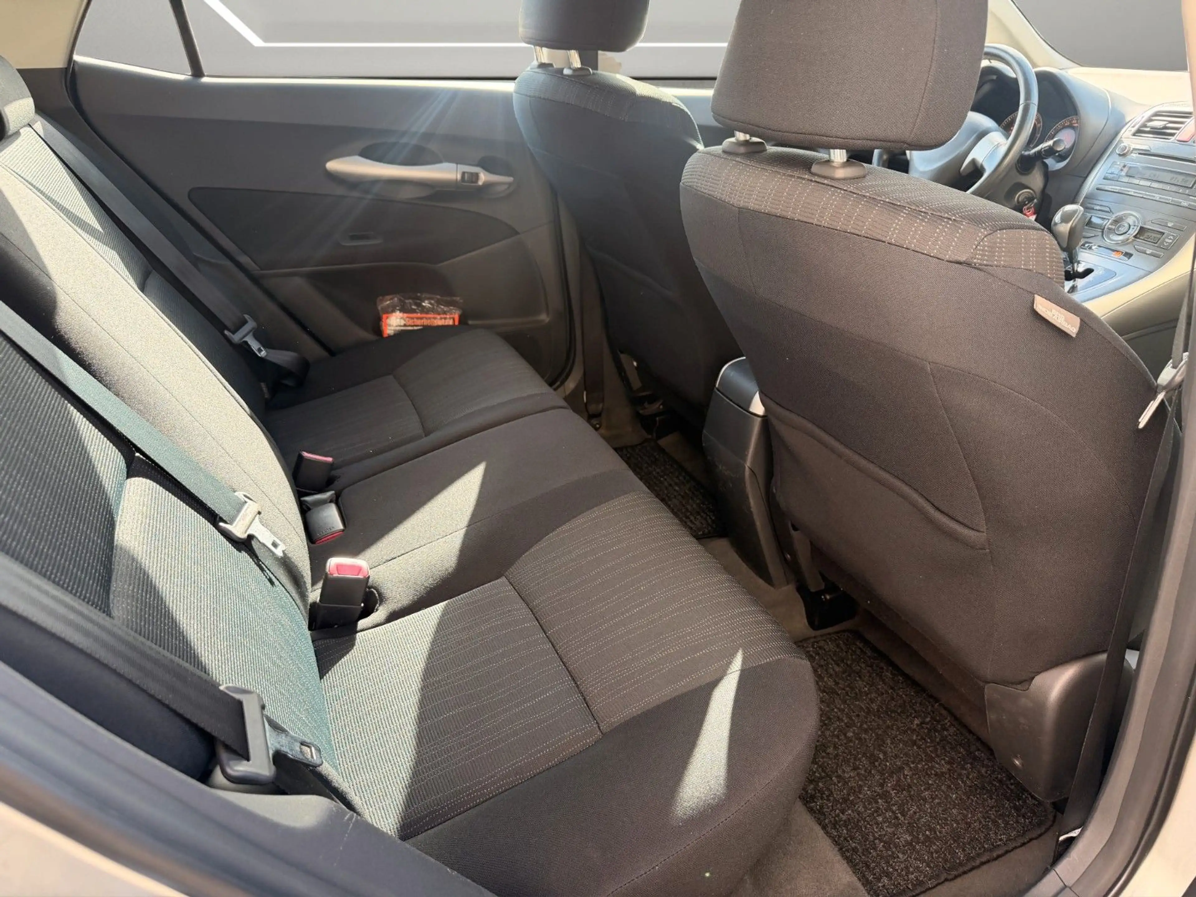 Toyota Auris 1,6 Automatik*Klimaautomatik*AHK — photo 15