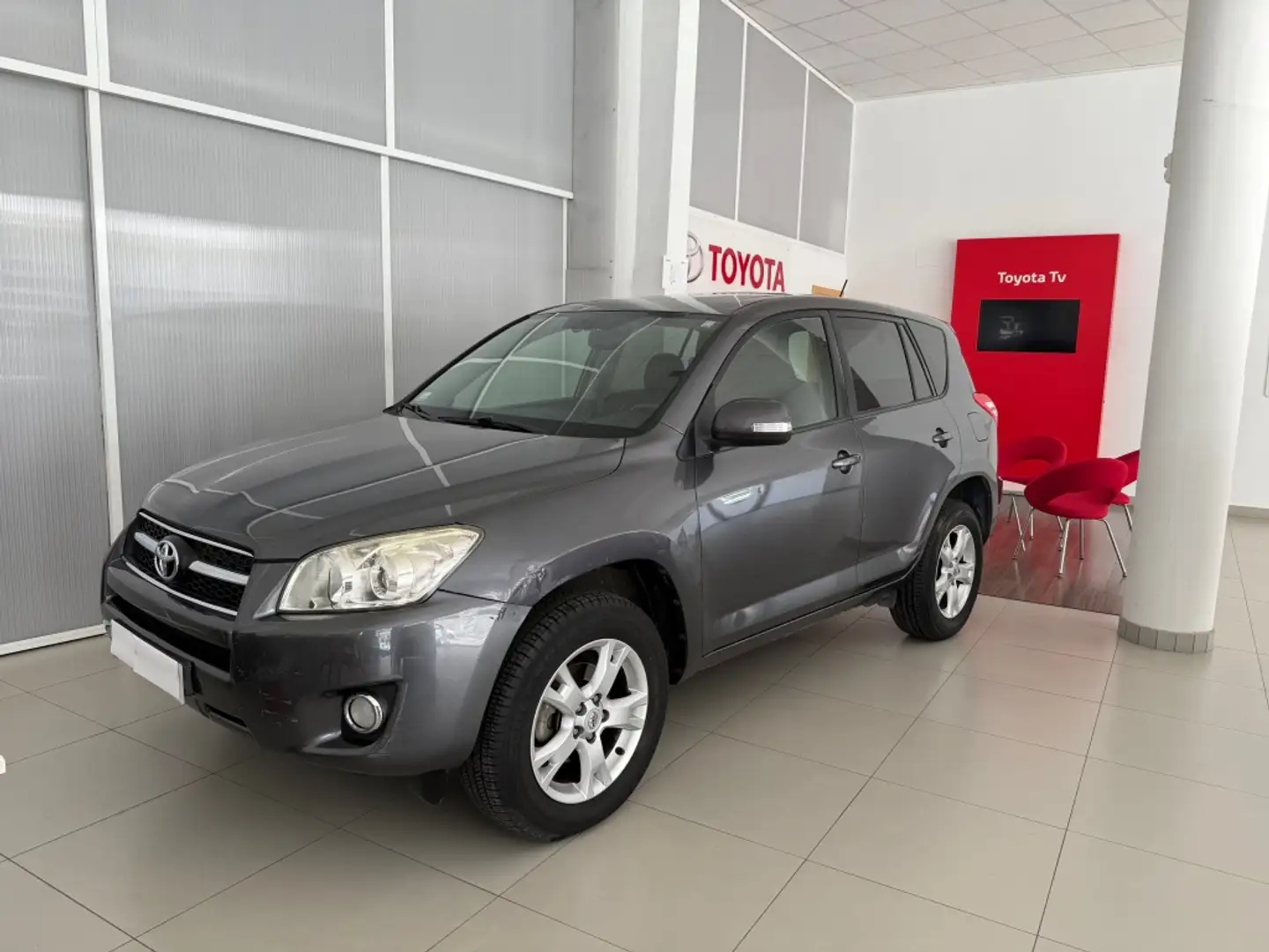 Toyota RAV 4 2.2D-4D Executive 4x2 Cross Sport Gris - 1