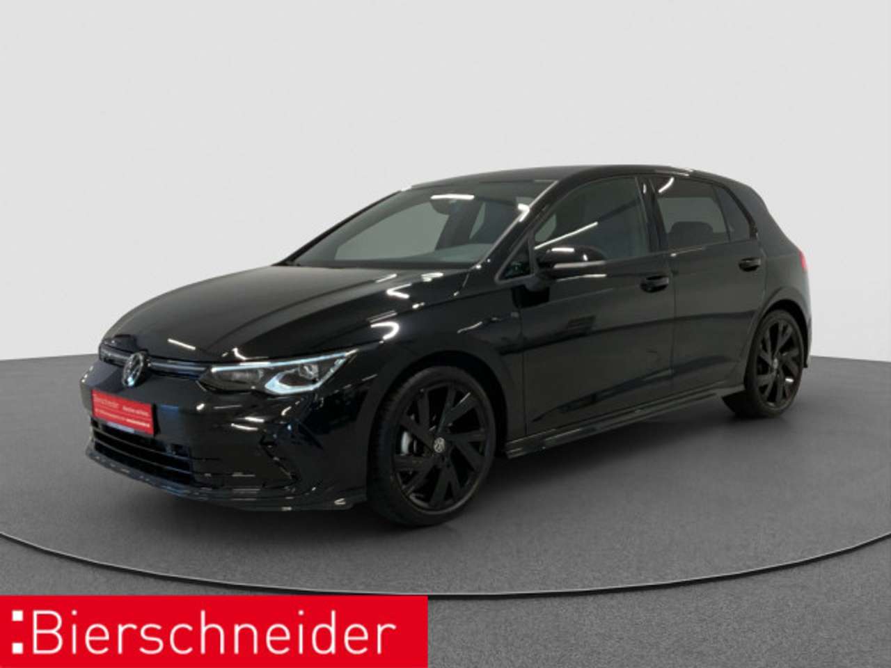 Volkswagen Golf — Volkswagen Golf 8 1.5 eTSI DSG R-Line Black AHK MATRIX CAM