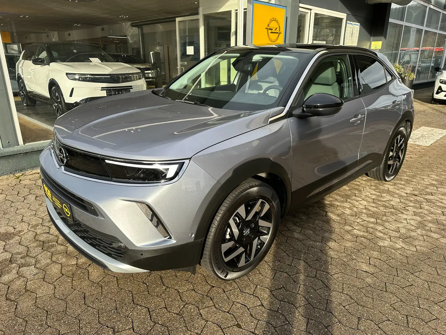 Opel Mokka e Elegance*NAVI*PDC*Kamera*SHZ*LED* Grau - 1