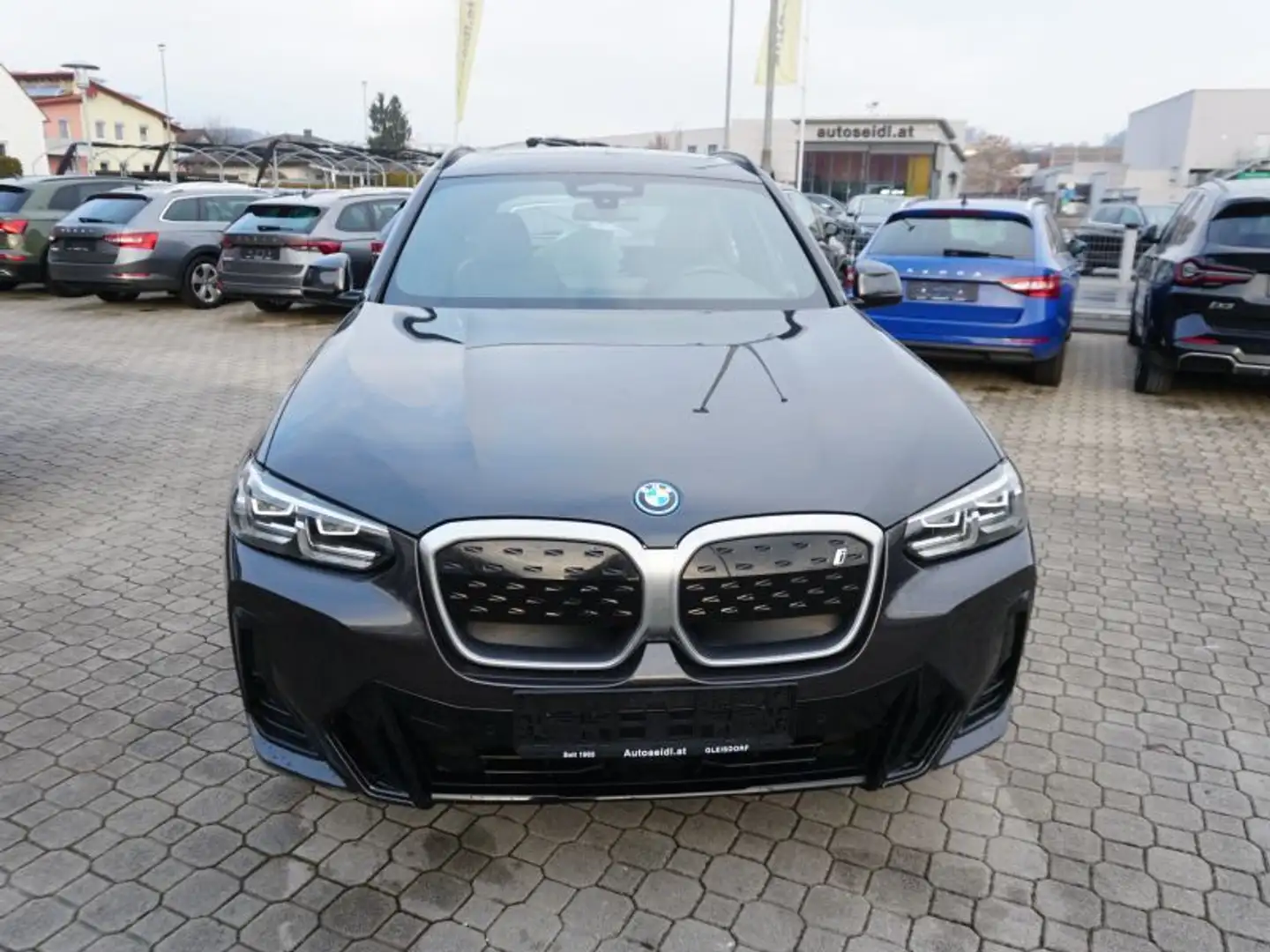 BMW iX3 Inspiring Aut. 5d M-Sport *TOPAUSSTATTUNG* Grau - 2