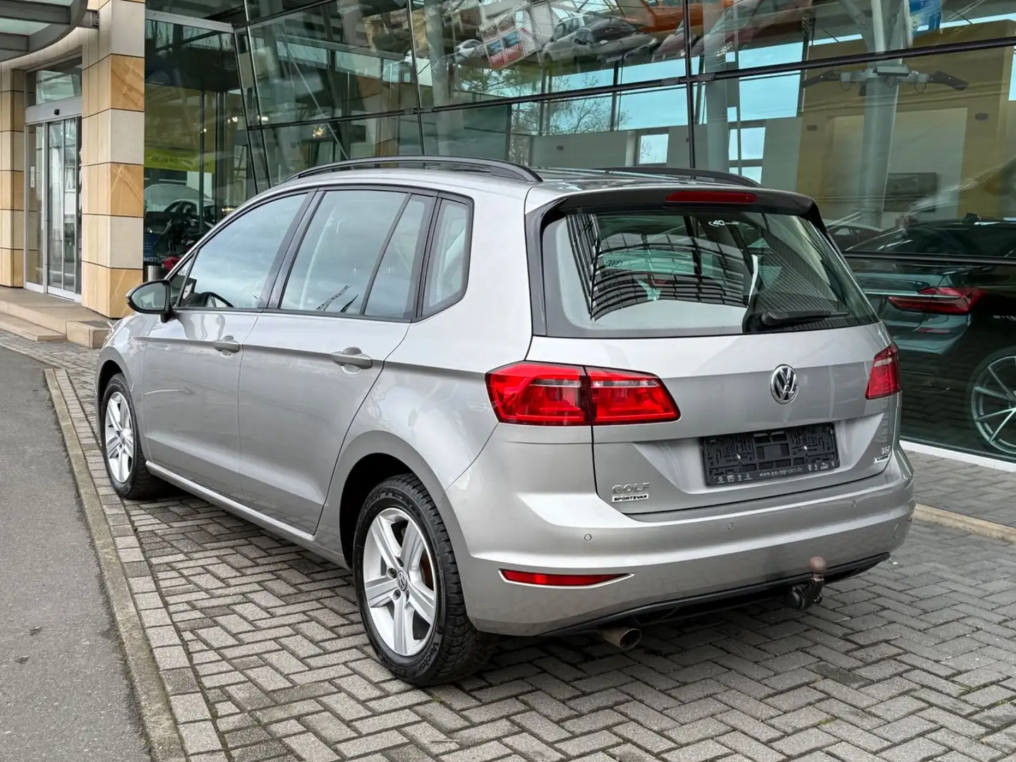 Volkswagen Golf Sportsvan VII 1.6 TDI PDC AHK SHZ MFL Tempo Argent - 2