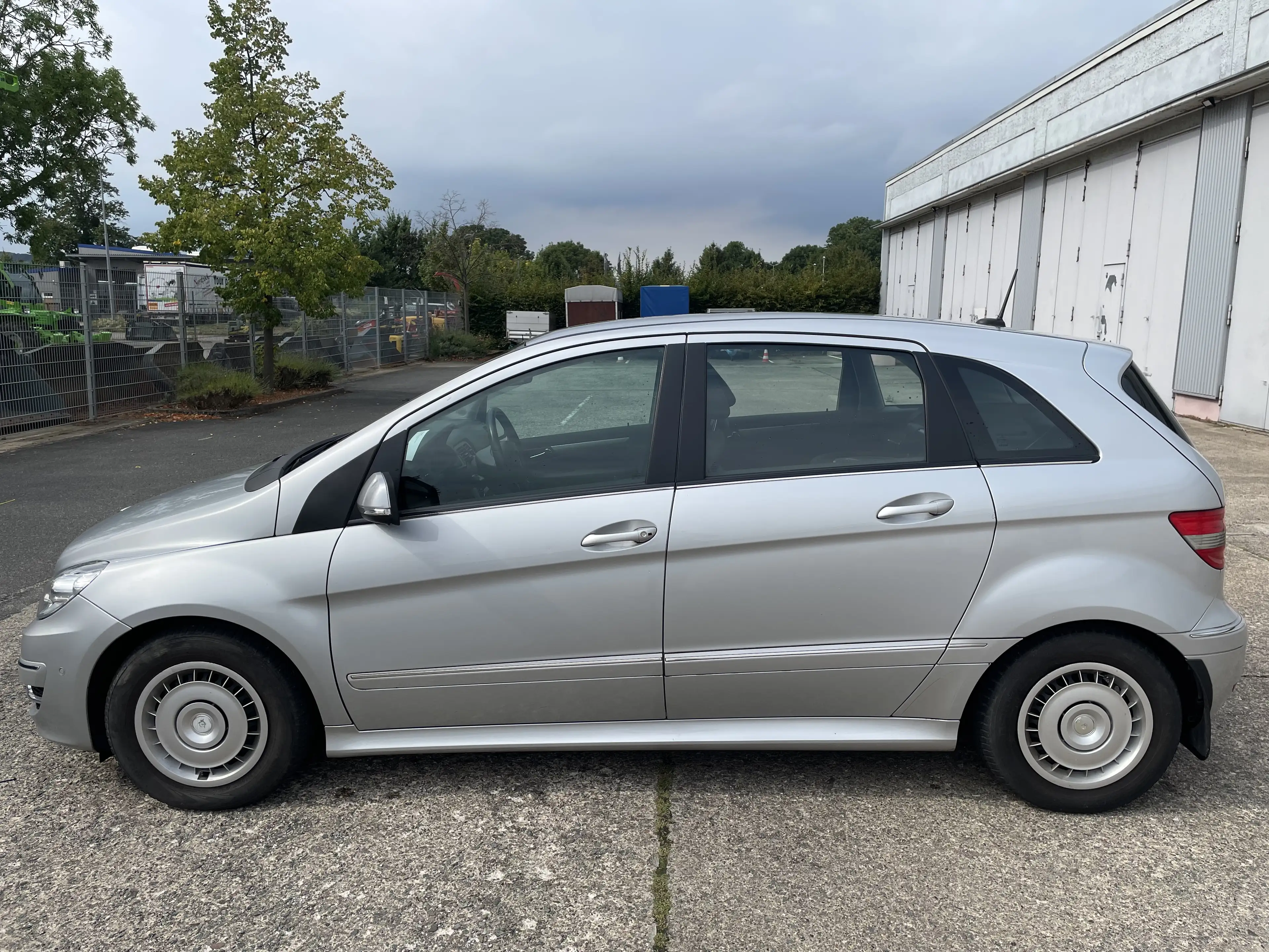 Mercedes-Benz B 180 B 180 NGT BlueEFFICIENCY Autotronic — photo 8