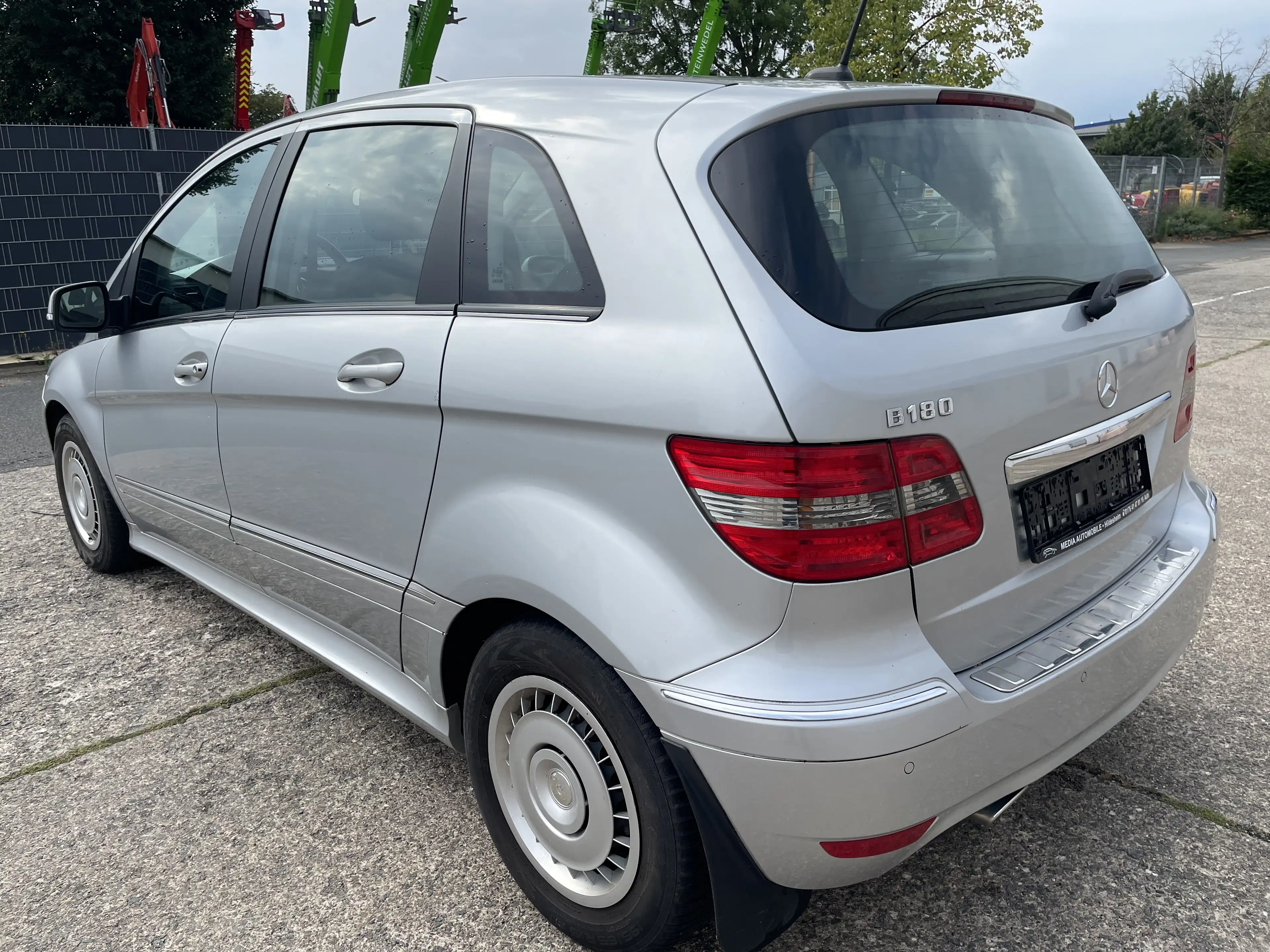 Mercedes-Benz B 180 B 180 NGT BlueEFFICIENCY Autotronic — photo 9