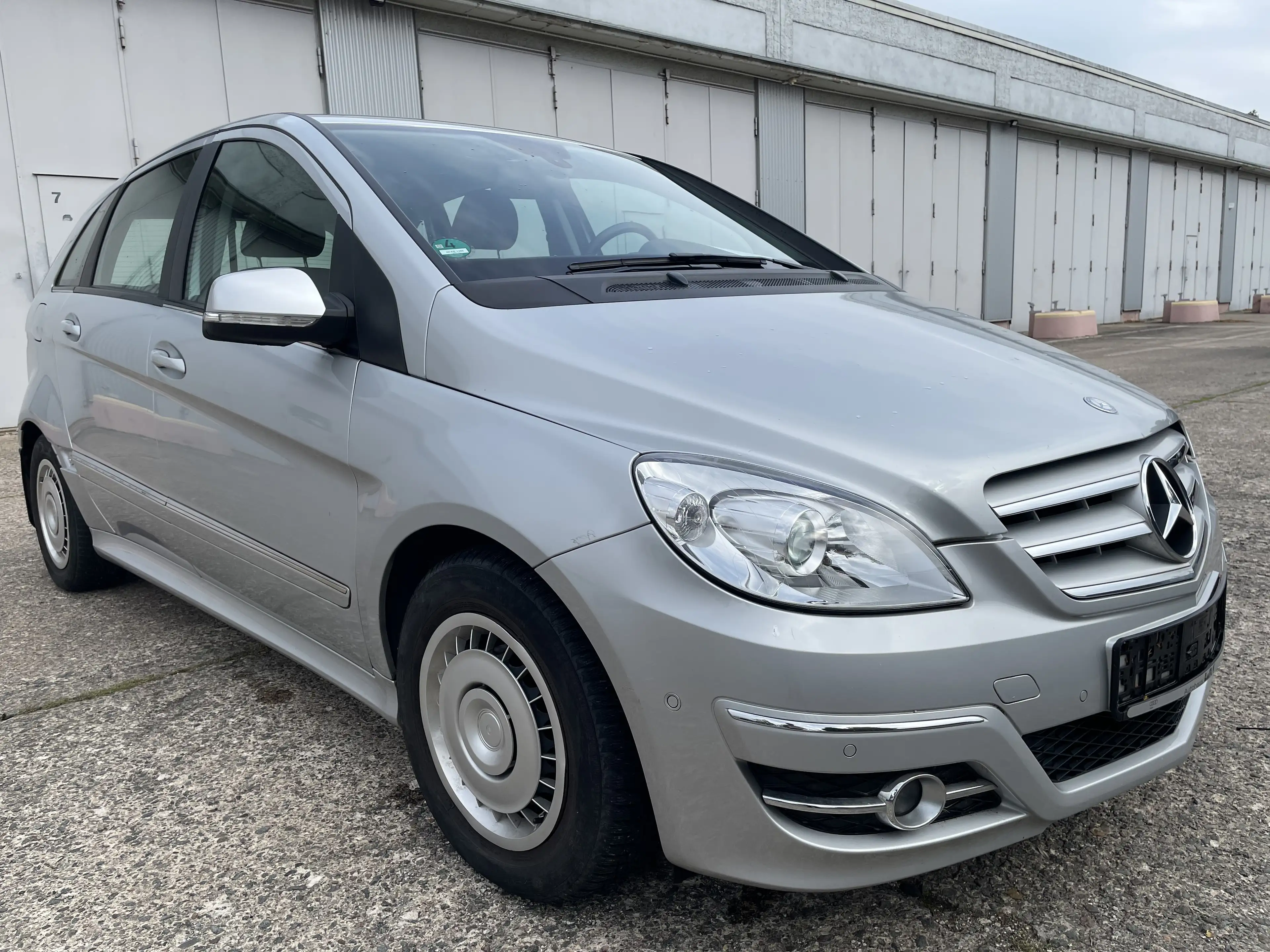 Mercedes-Benz B 180 B 180 NGT BlueEFFICIENCY Autotronic — photo 3