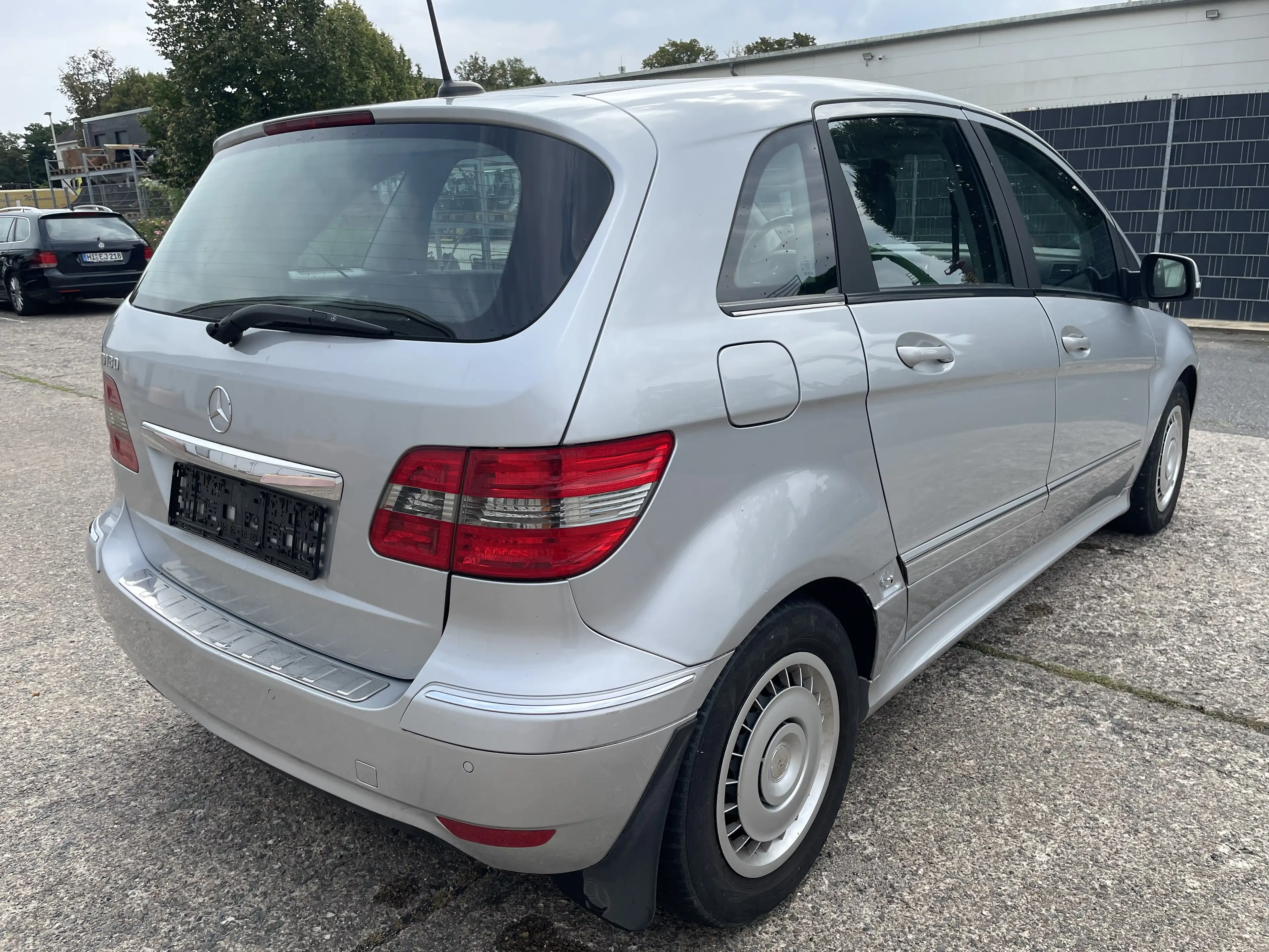 Mercedes-Benz B 180 B 180 NGT BlueEFFICIENCY Autotronic
