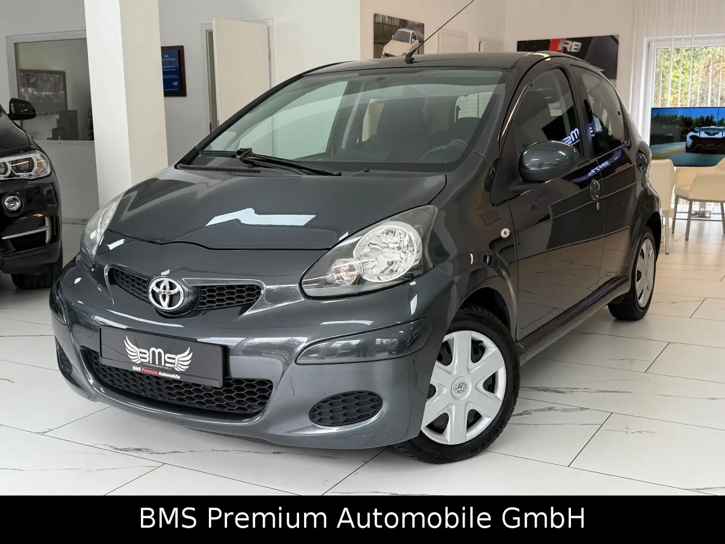 Toyota Aygo AYGO Cool Garantie bis 12.2026 Gris - 1