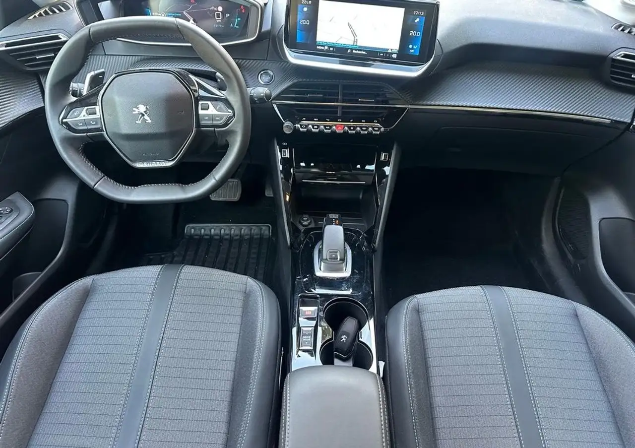 Peugeot 208 208 — photo 5