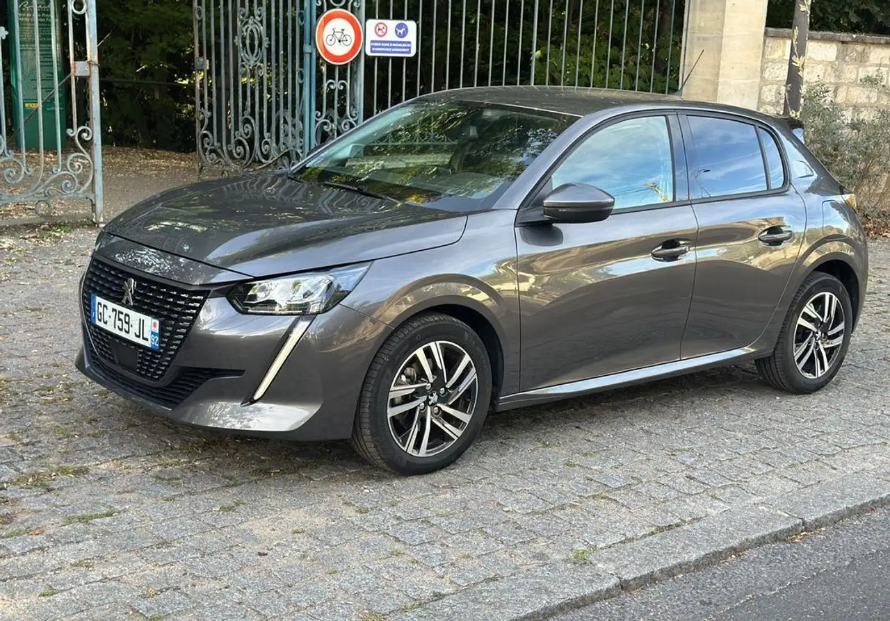 Peugeot 208 208