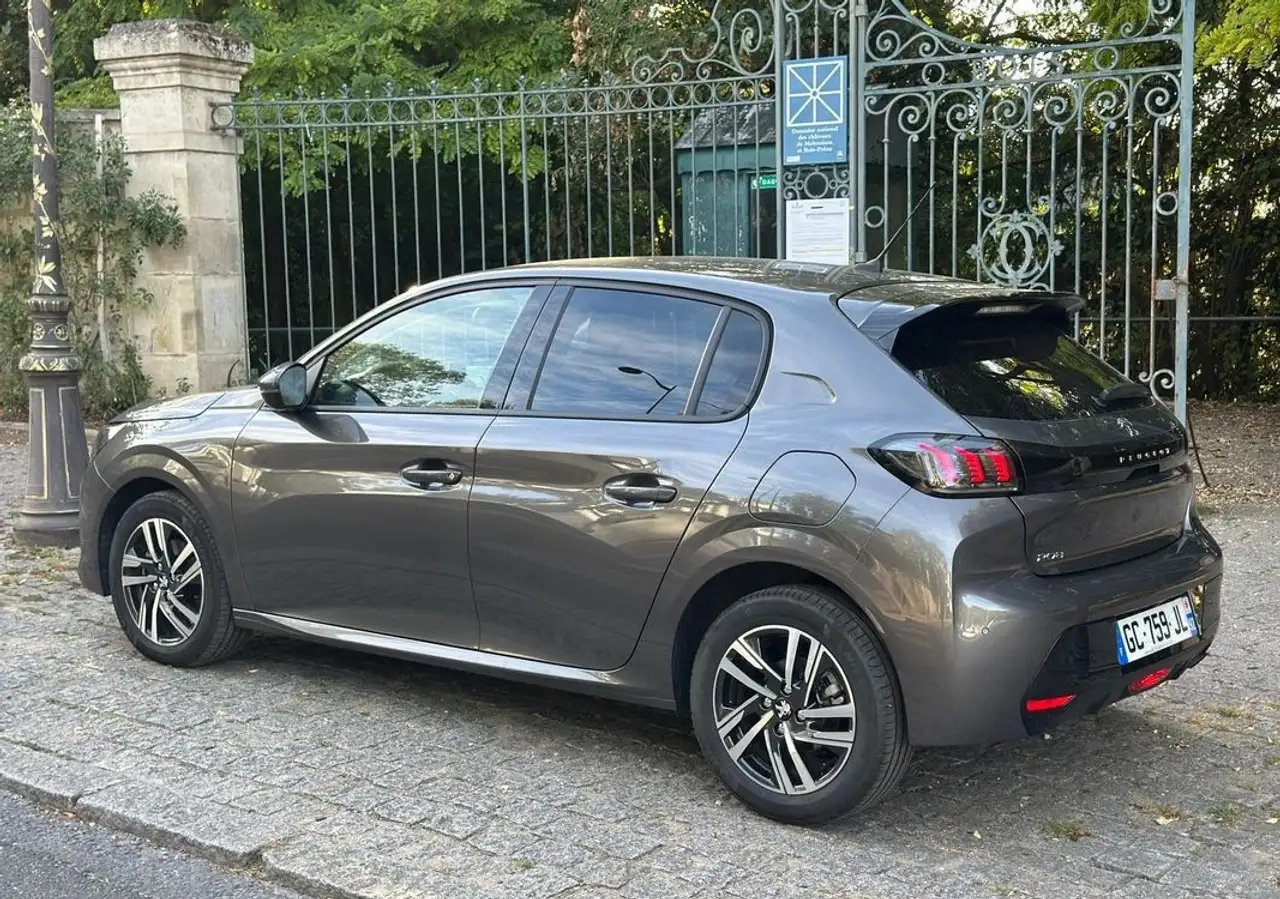 Peugeot 208 208 — photo 10