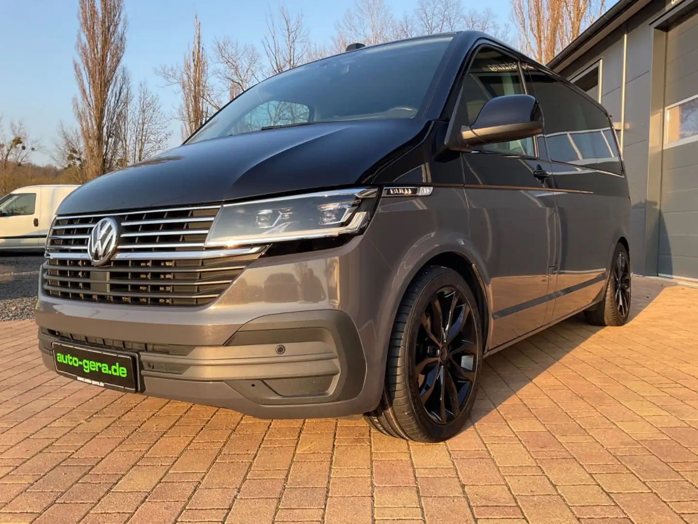 Volkswagen T6 Caravelle T6.1 Zwart - 1