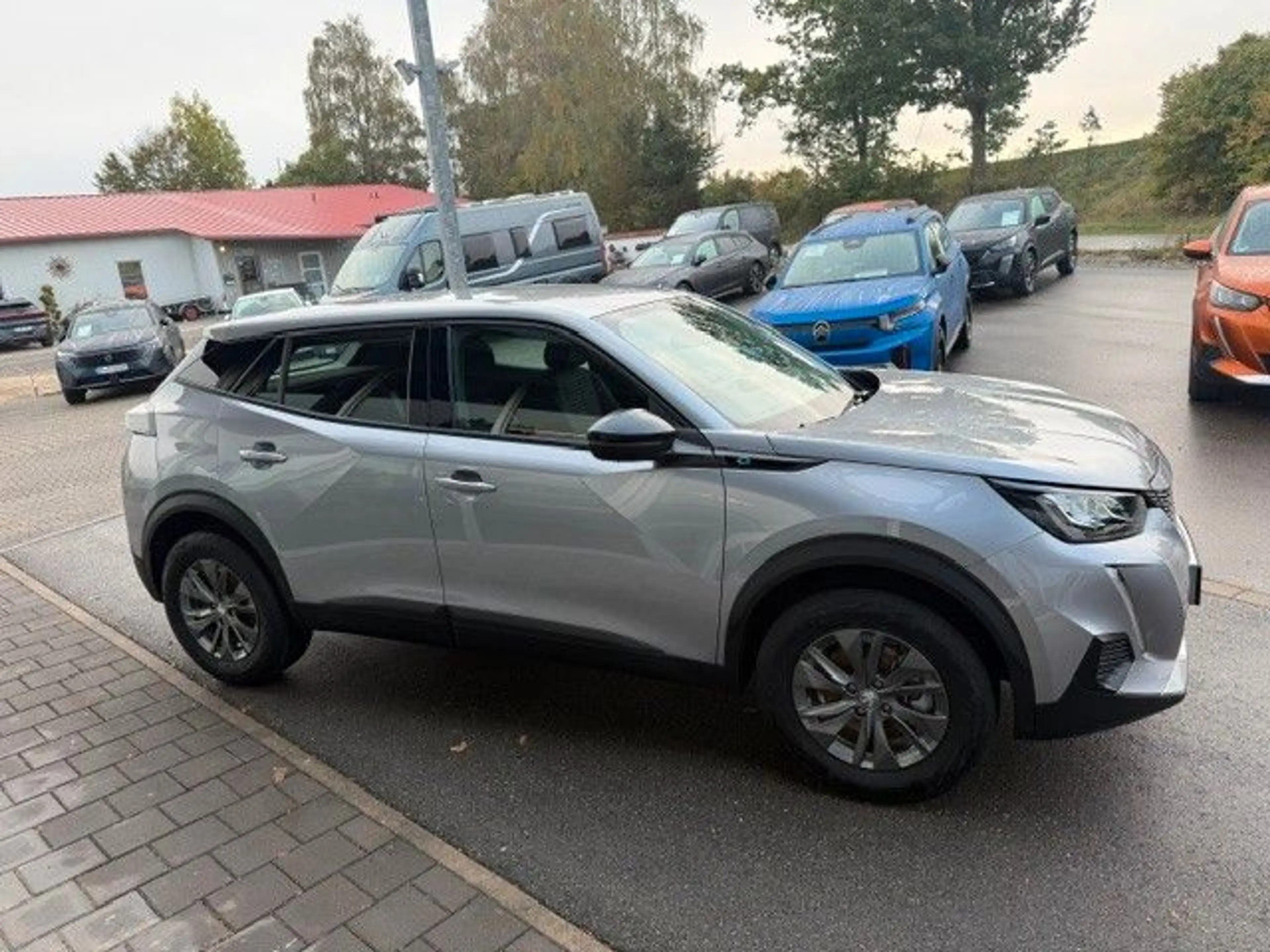 Peugeot 2008 e- Active Pack — photo 5