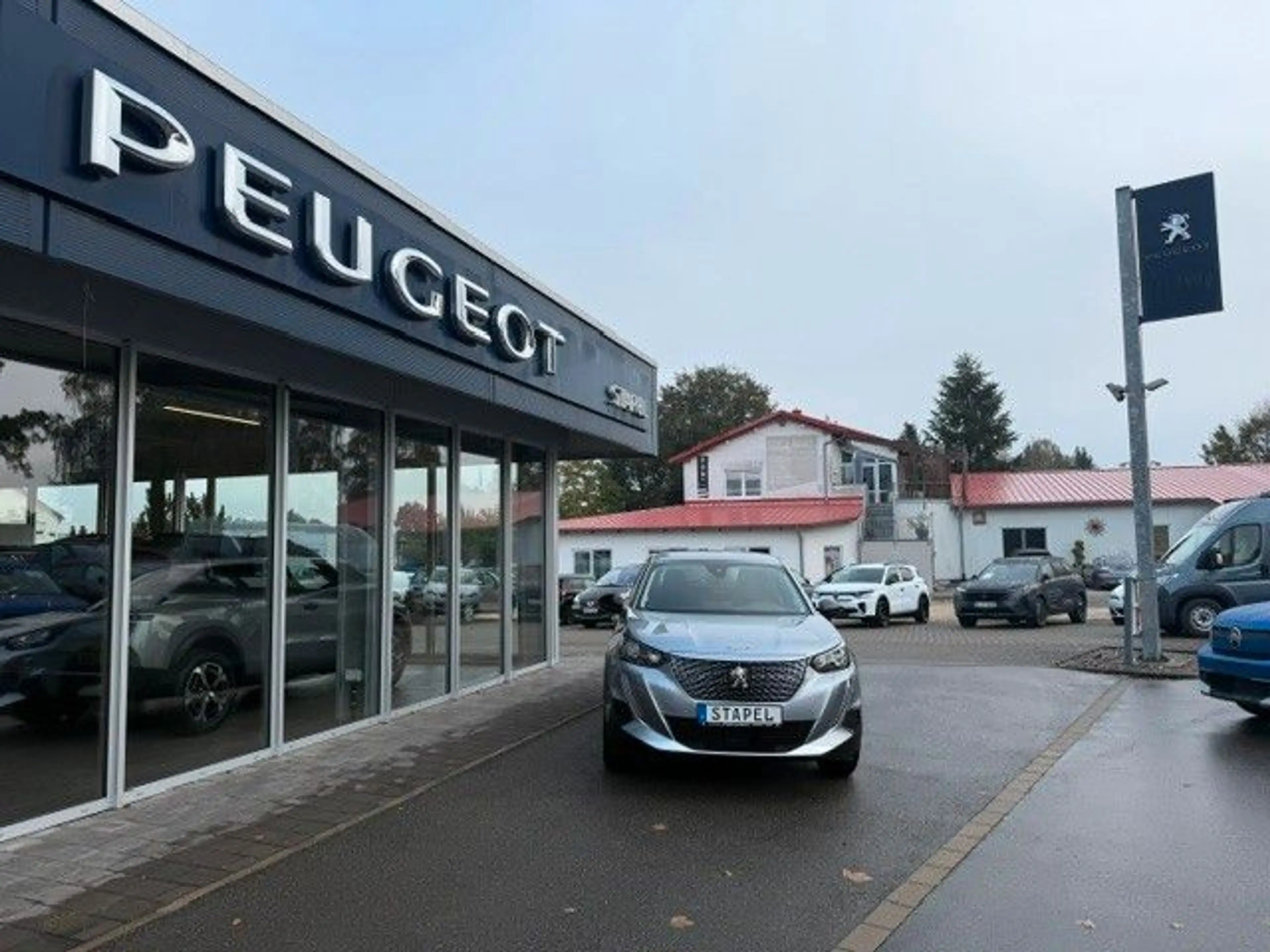 Peugeot 2008 e- Active Pack — photo 7