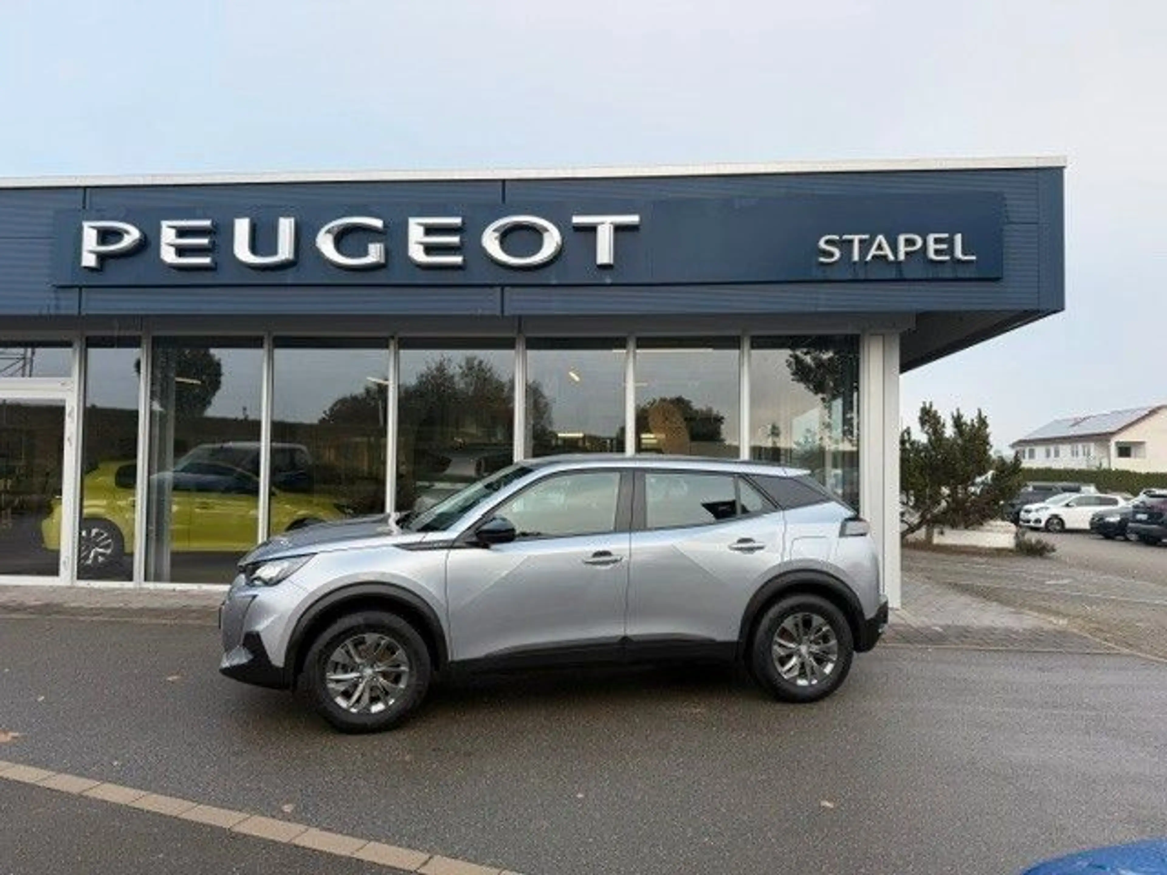 Peugeot 2008 e- Active Pack — photo 2