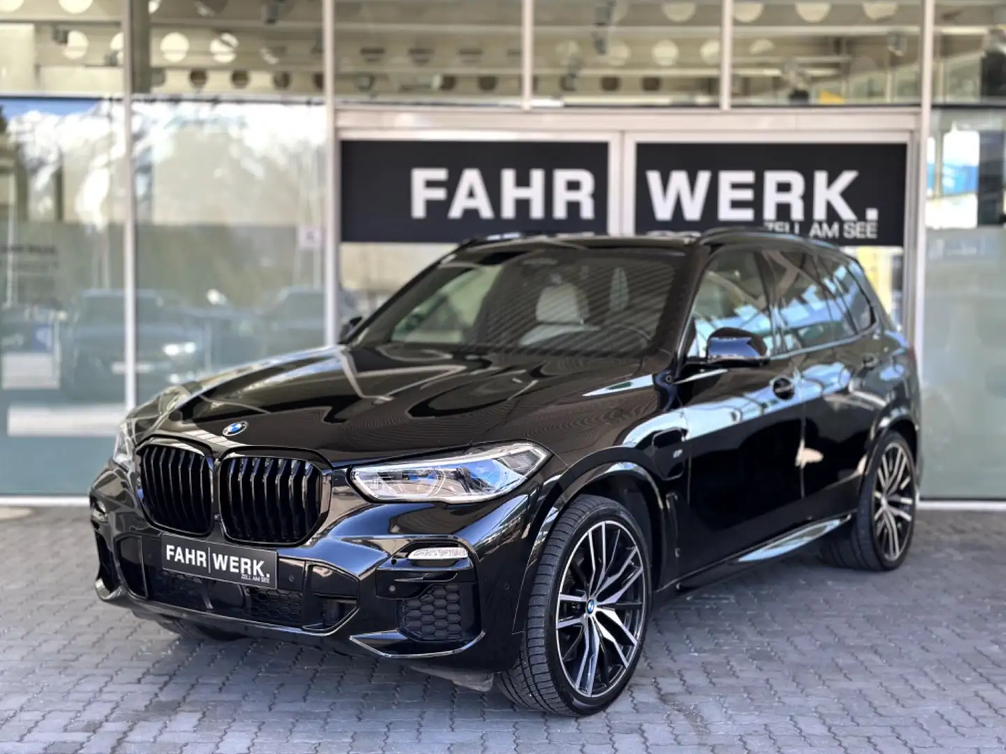 BMW X5 xDrive45e PHEV *M-Sportpaket* *PANO* Schwarz - 1