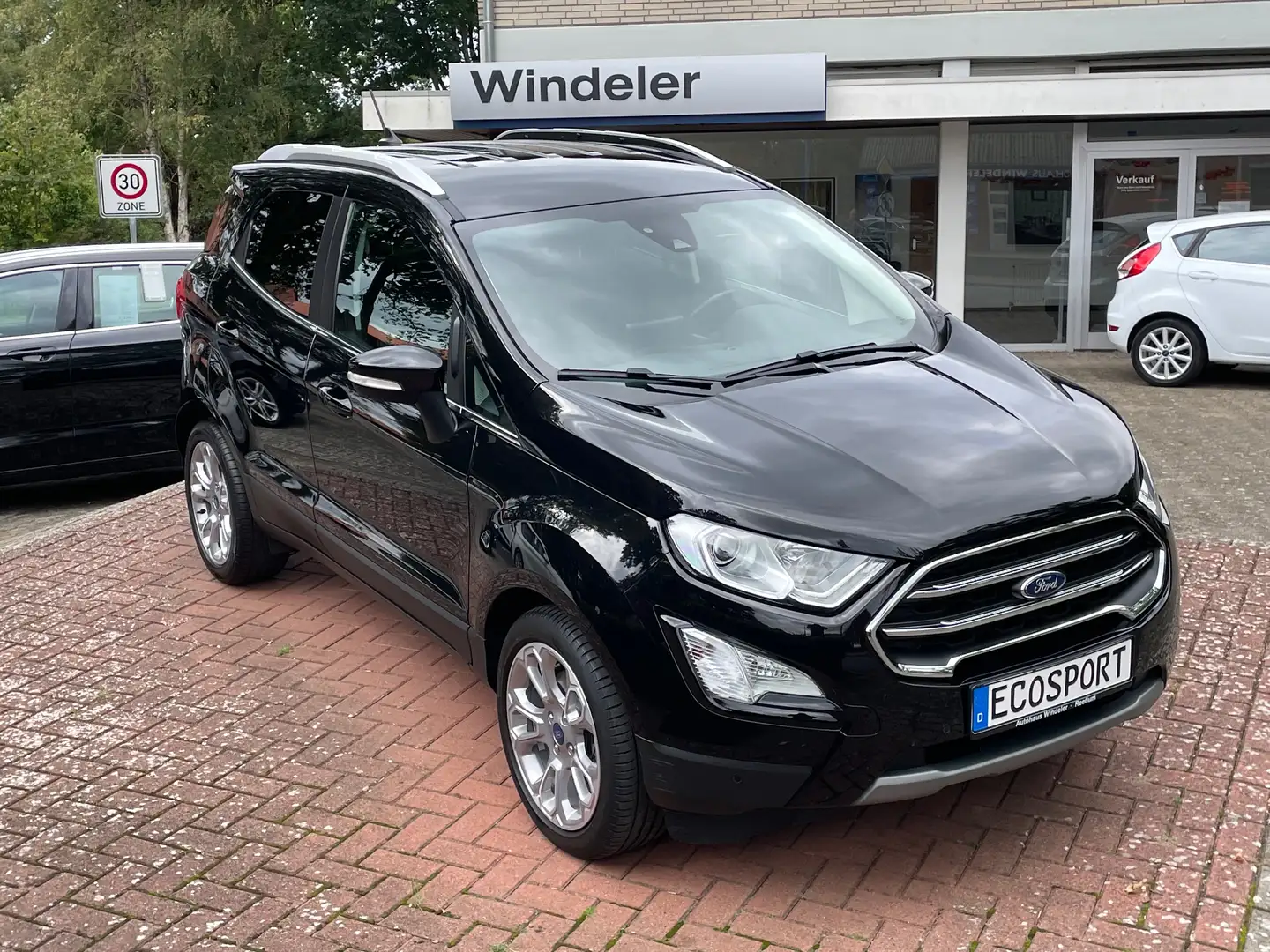 Ford EcoSport Titanium Winterpaket, Klimaautomatik Schwarz - 1