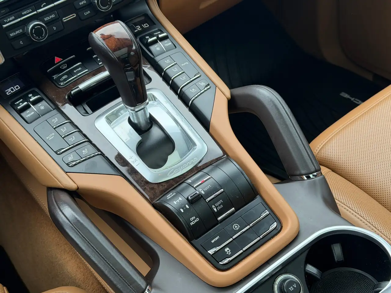 Porsche Cayenne photo Porsche Cayenne