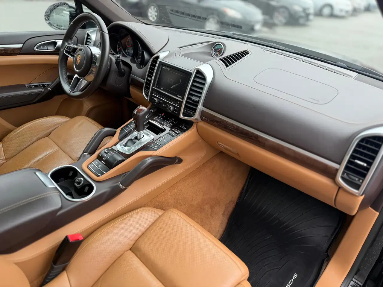 Porsche Cayenne photo Porsche Cayenne