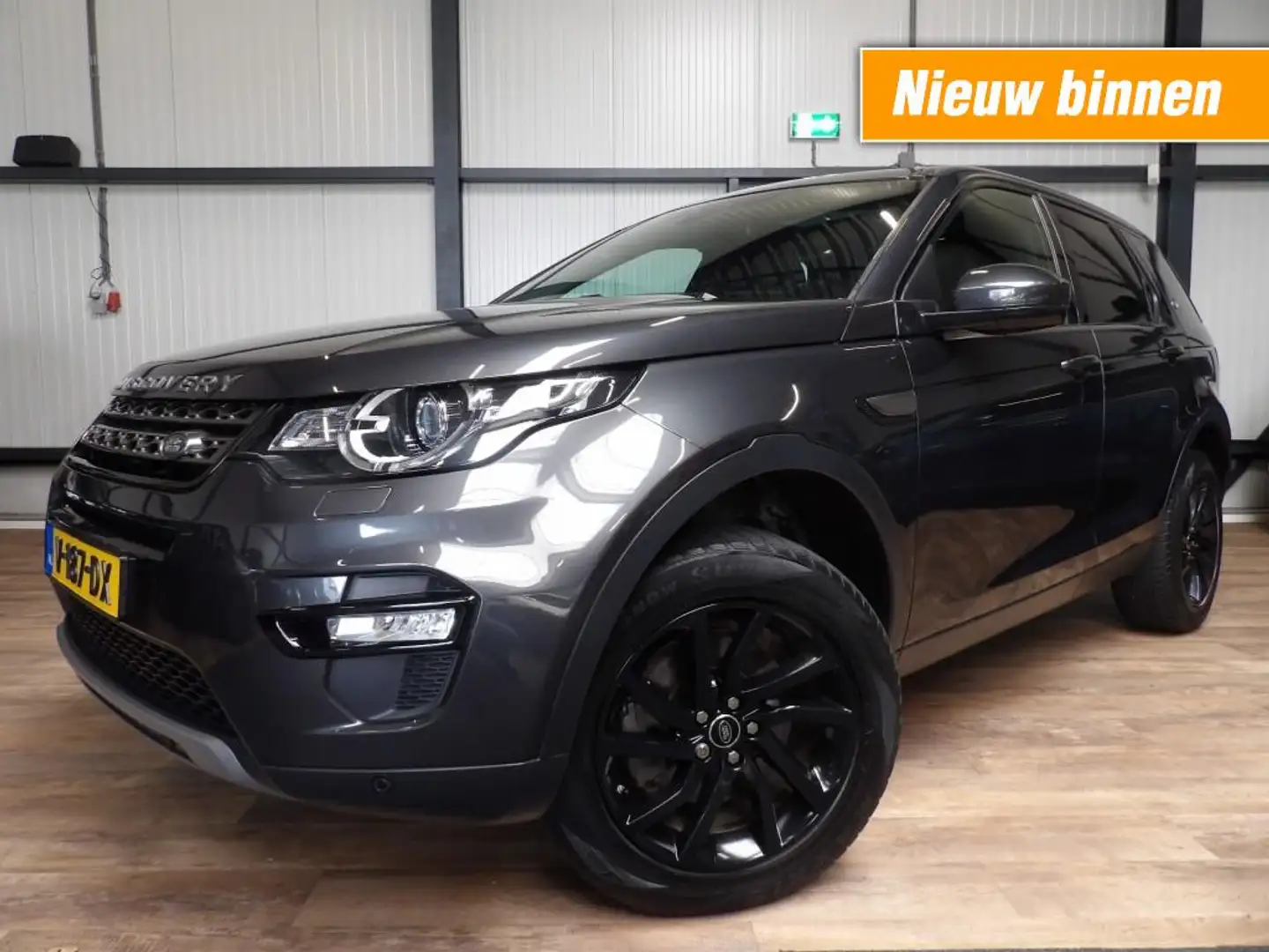 Land Rover Discovery Sport 2.0 D automaat - grijs kenteken - zeer nette staat Grijs - 1