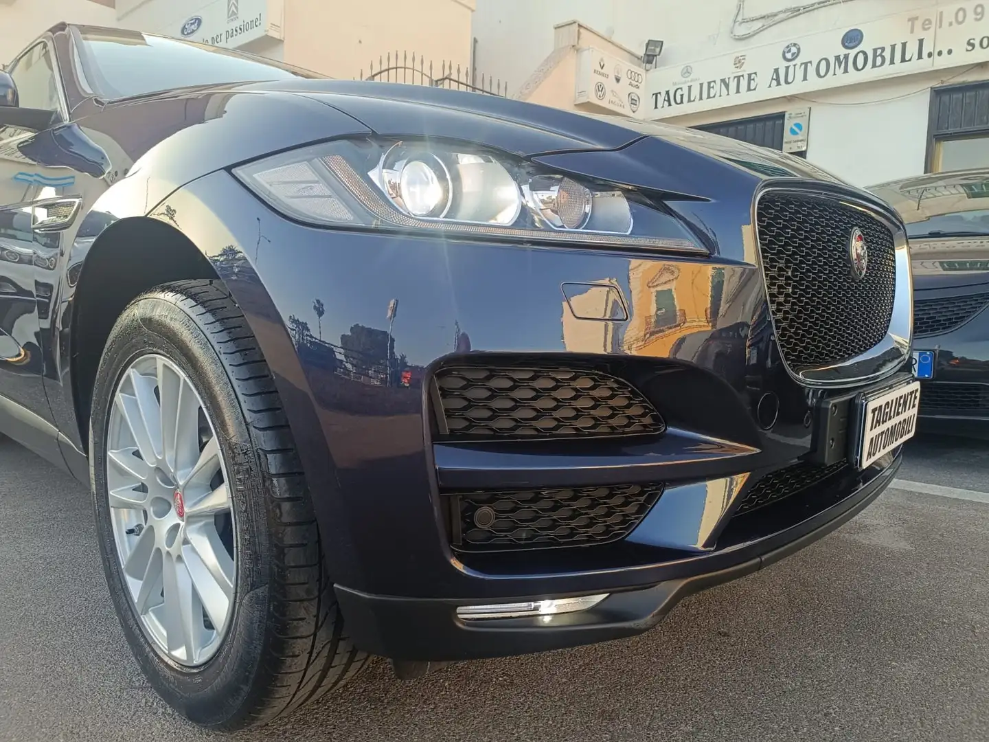 Jaguar F-Pace 2.0 D 180 CV MOTORE NUOVO Blu/Azzurro - 2