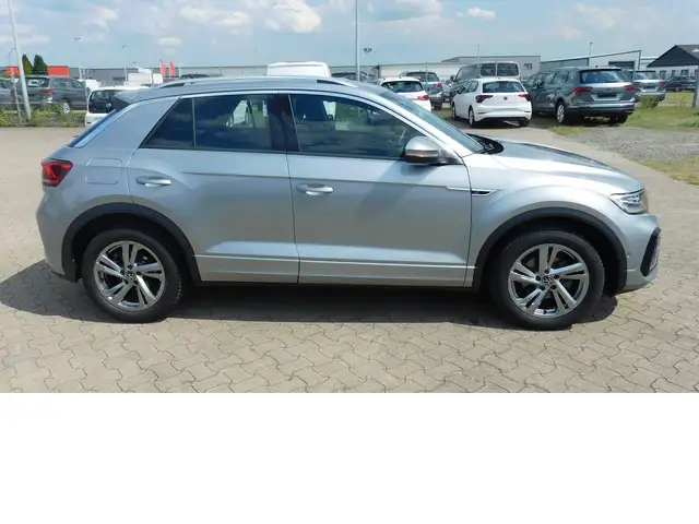 Volkswagen T-Roc view 2