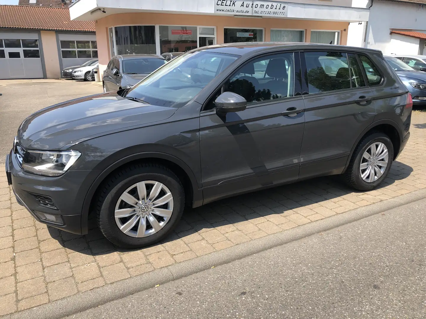 Volkswagen Tiguan 1.4 TSI Trendline BMT/Start-Stopp 4Motion Grau - 1