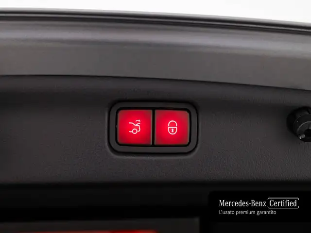 Mercedes-Benz C-Class view 23
