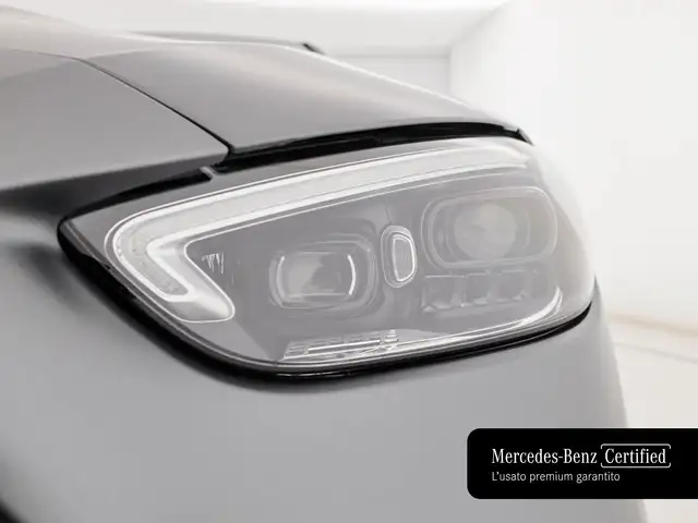 Mercedes-Benz C-Class view 8