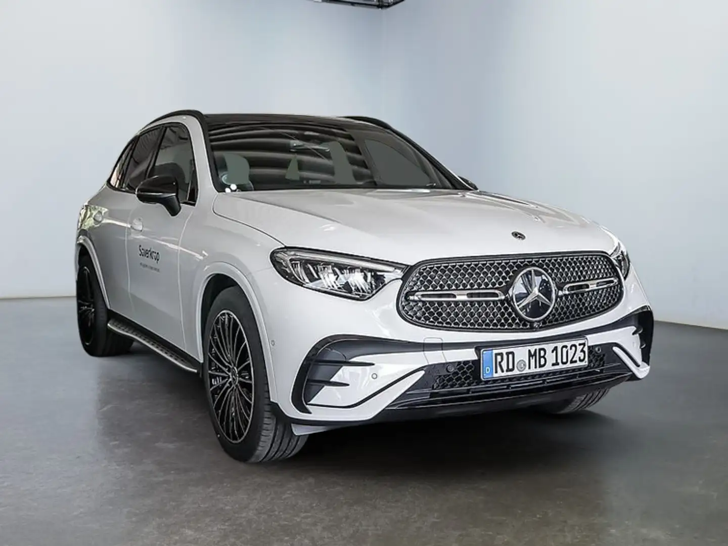 Mercedes-Benz GLC 200 d 4M AMG NIGHT SPUR PANO AHK 360 PDC Weiß - 1