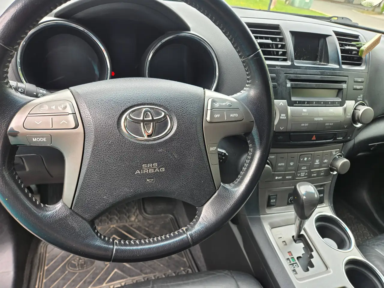Toyota Highlander снимка Toyota Highlander