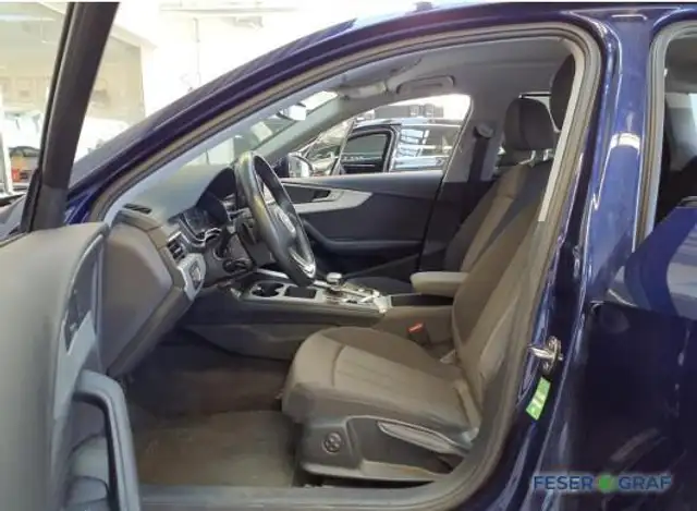 Audi A4 view 6