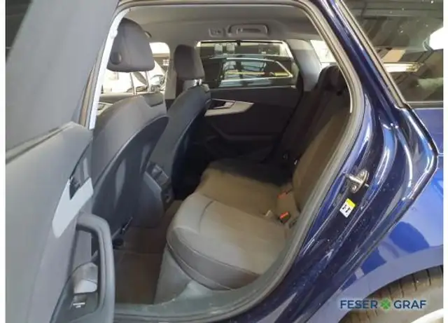 Audi A4 view 7