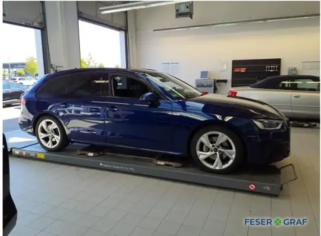 Audi A4 view 3
