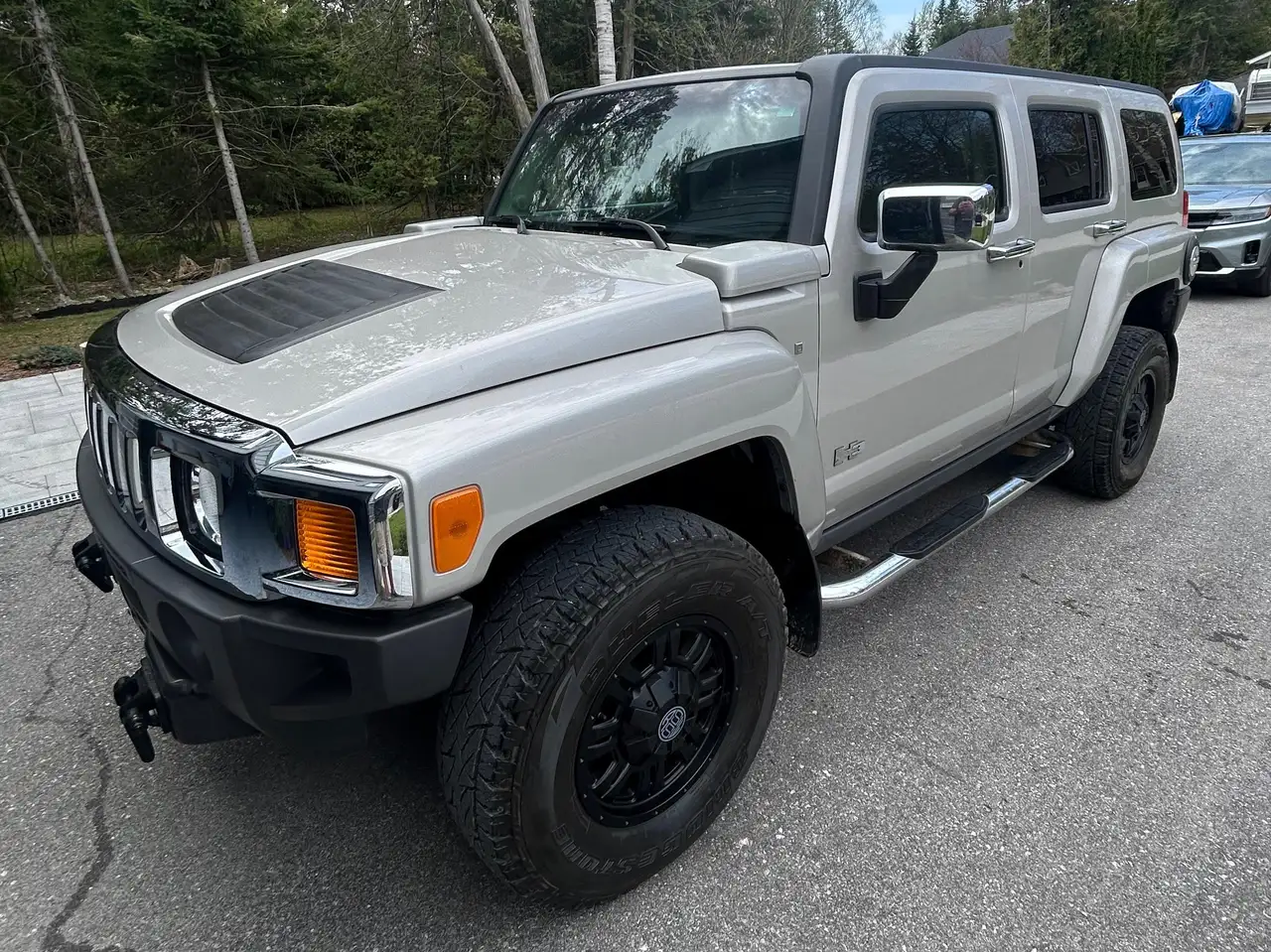 HUMMER H3 снимка HUMMER H3