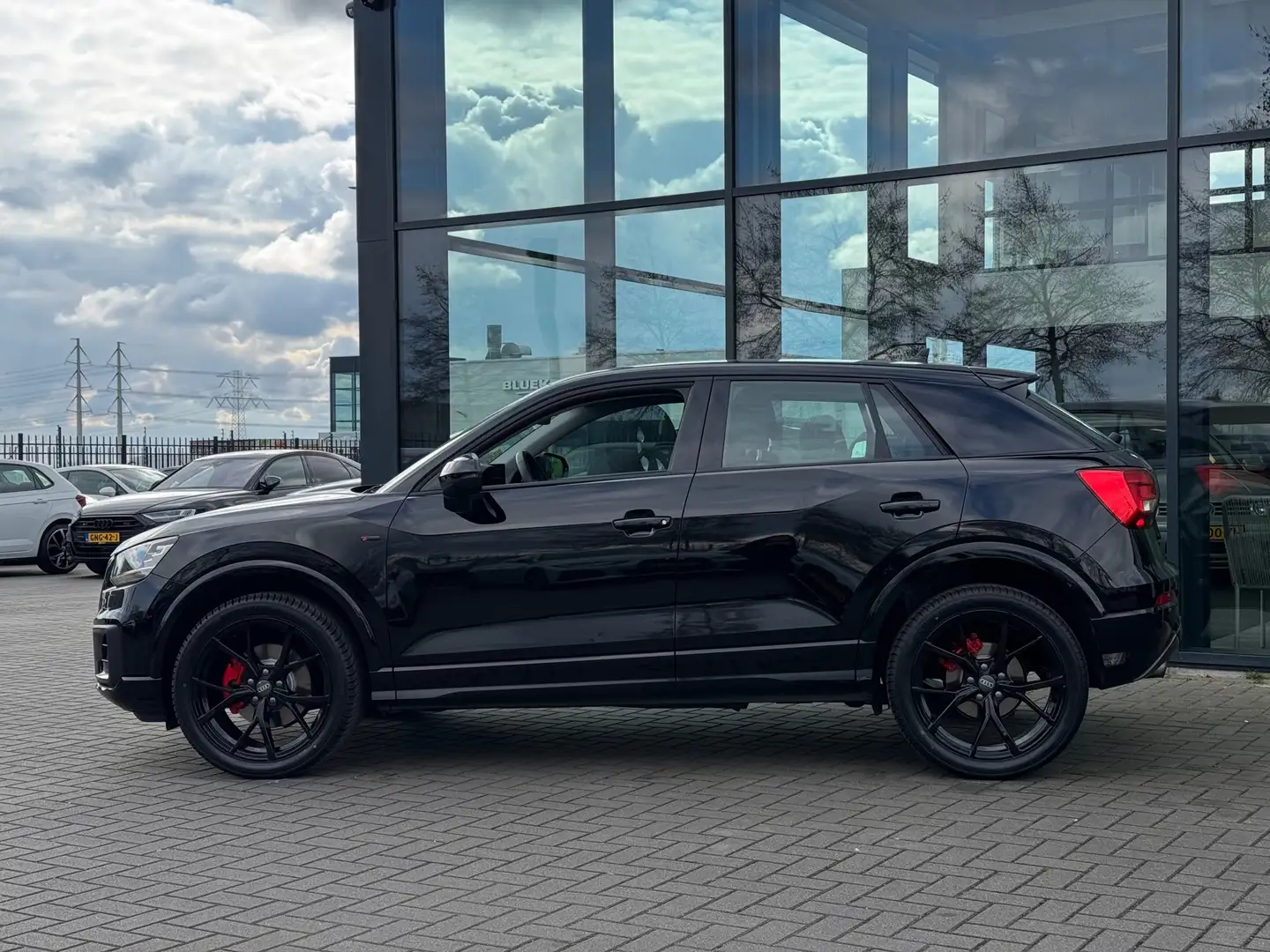 Audi Q2 1.4 TFSI CoD S edition * Black pack * CarPlay * Cr Černá - 2