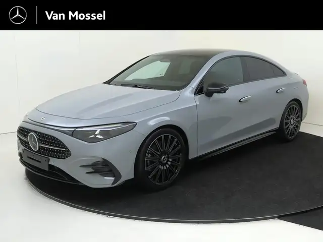 Mercedes-Benz CLA 220 4 MATIC Business Solution AMG Panoramadak - Supers