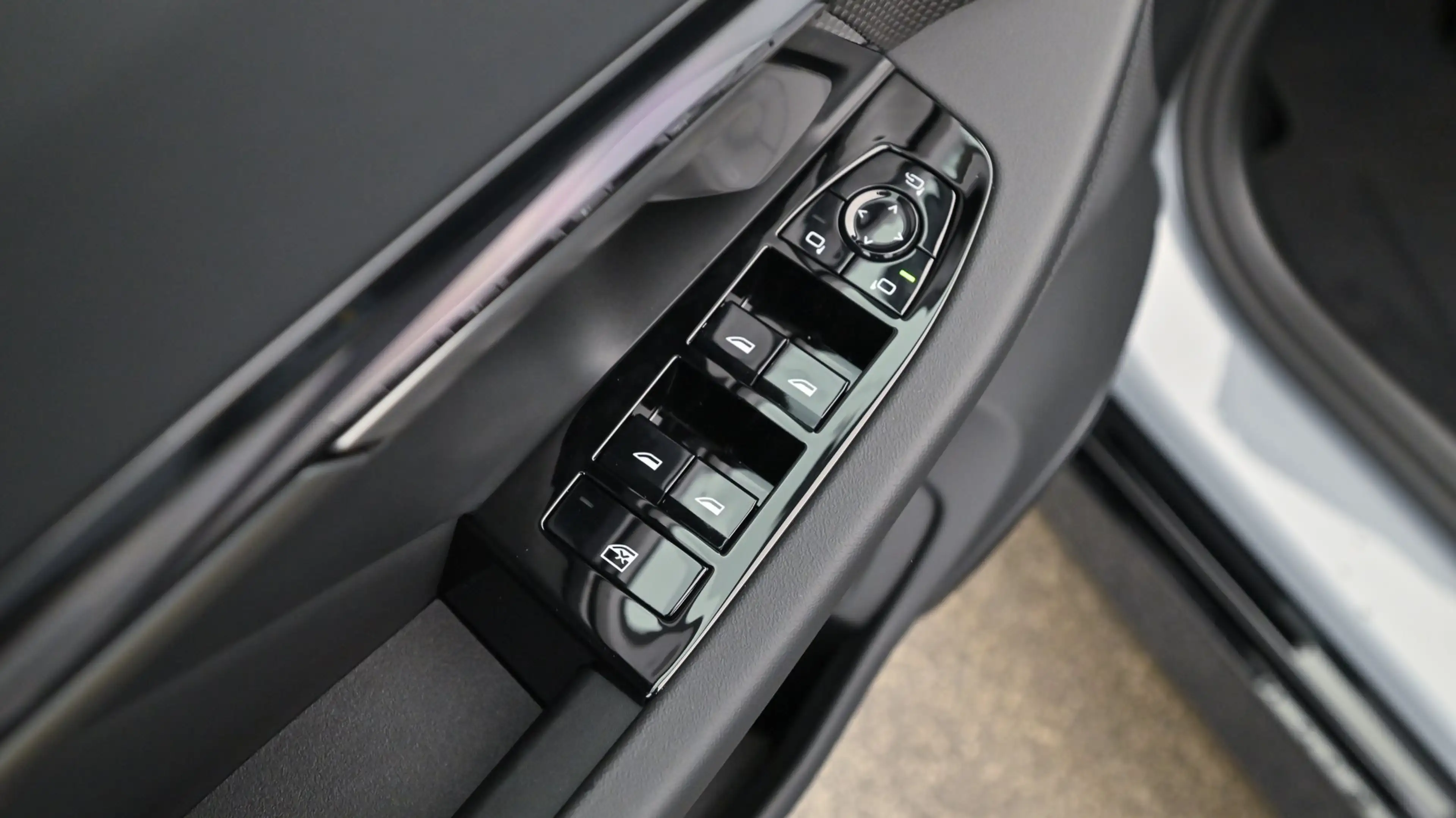 BMW i5 xDrive40 M-Sportpaket Pro — photo 12
