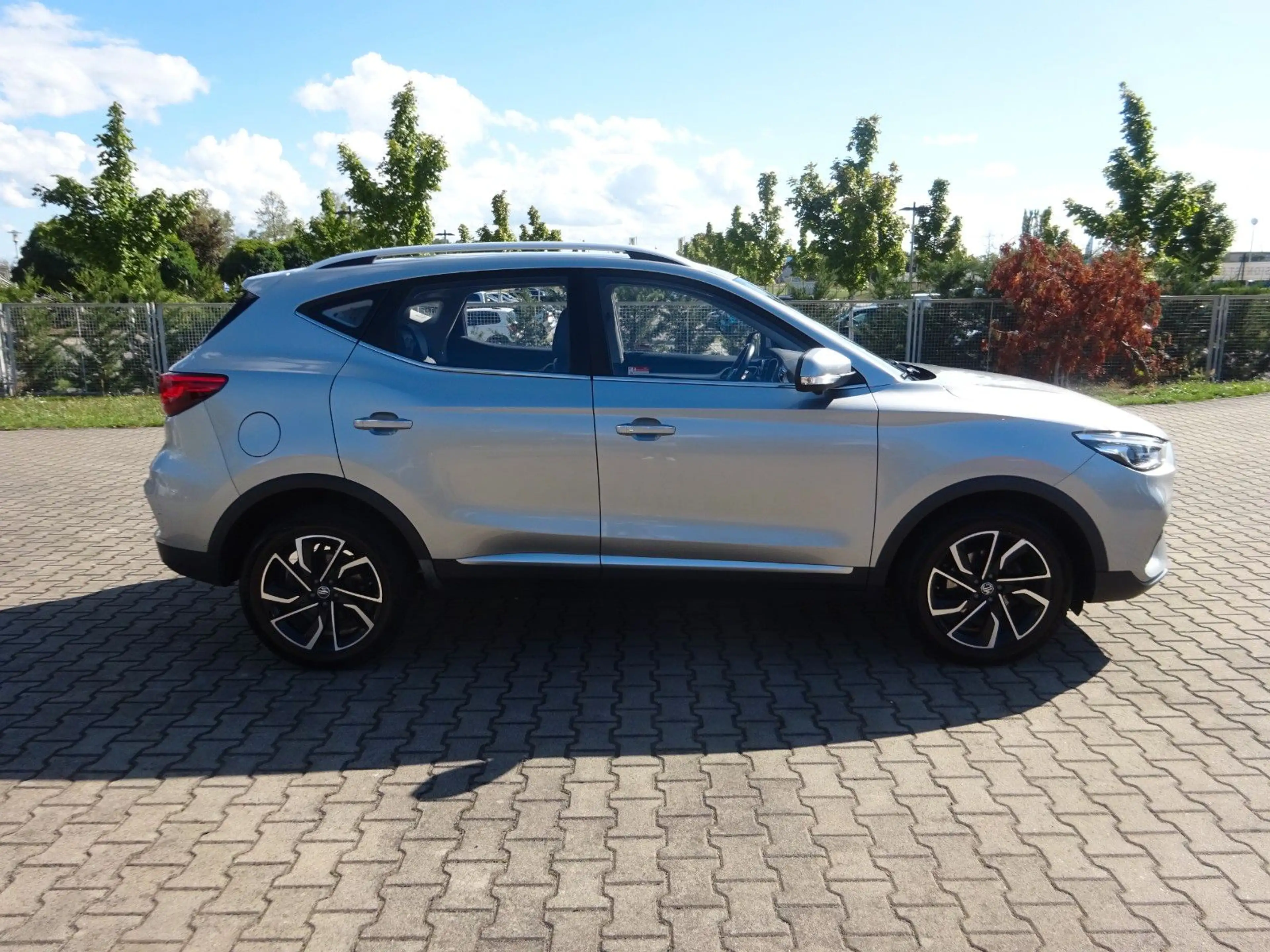 MG ZS 111PS Autm. Luxury Leder Navi 360-Kamera — photo 6