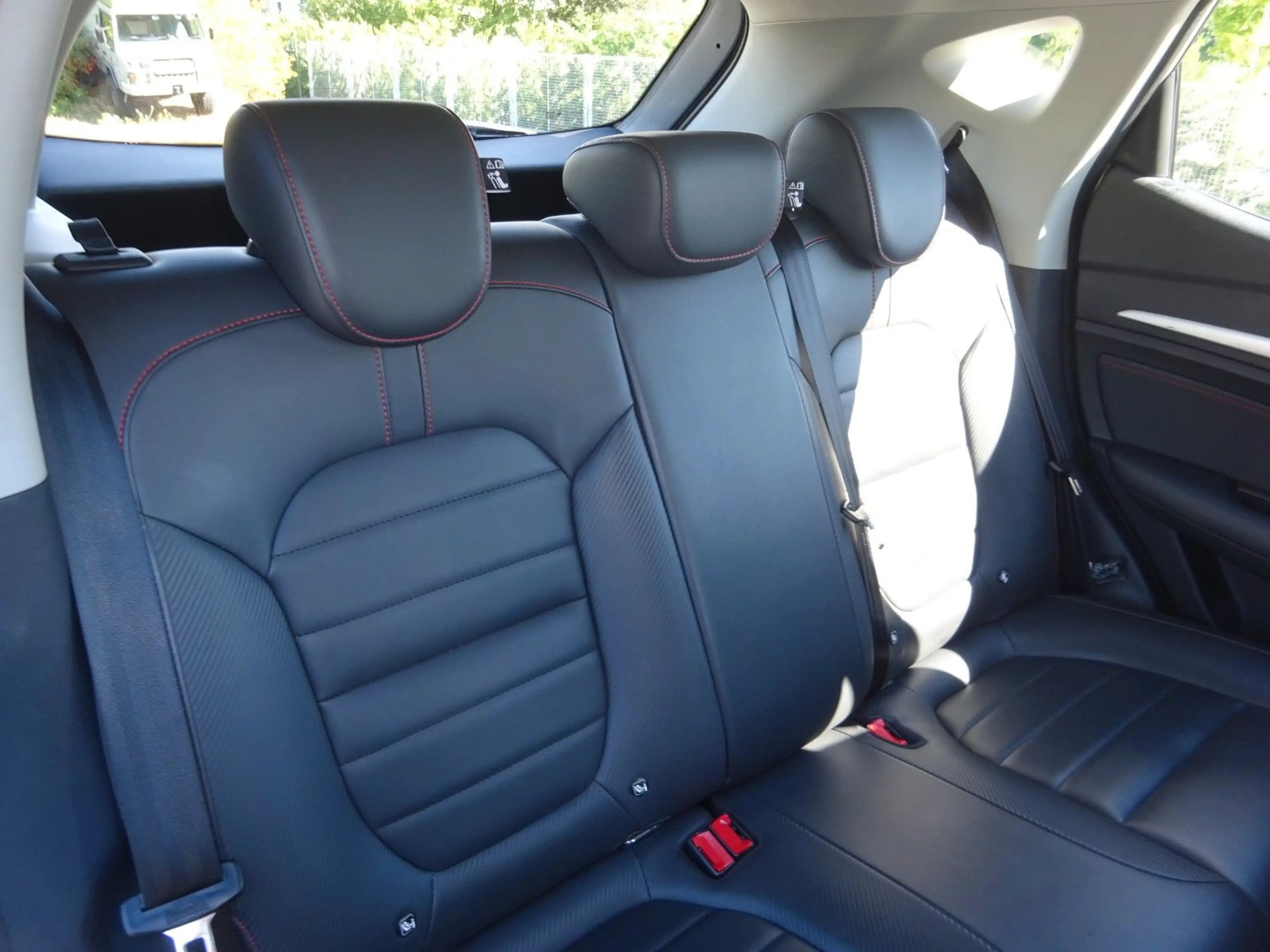 MG ZS 111PS Autm. Luxury Leder Navi 360-Kamera — photo 10
