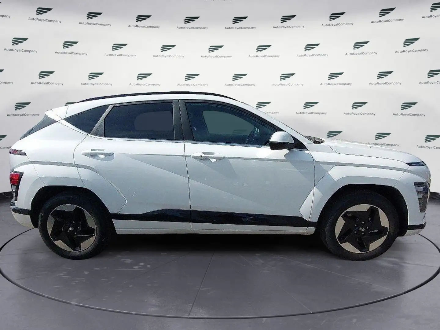 Hyundai KONA EV 48.4 KWh XLine AZIENDALE IVA ESPOSTA Bianco - 2