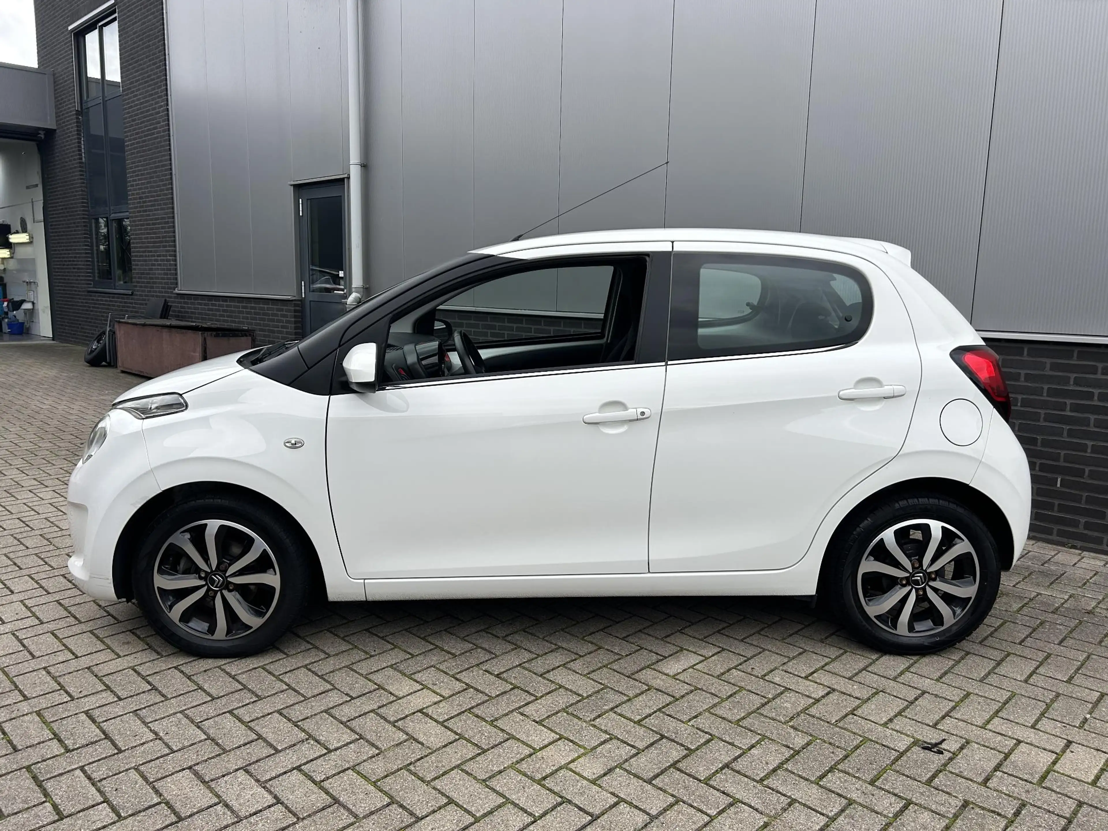 Citroen C1 1.0 e-VTi Live — photo 2