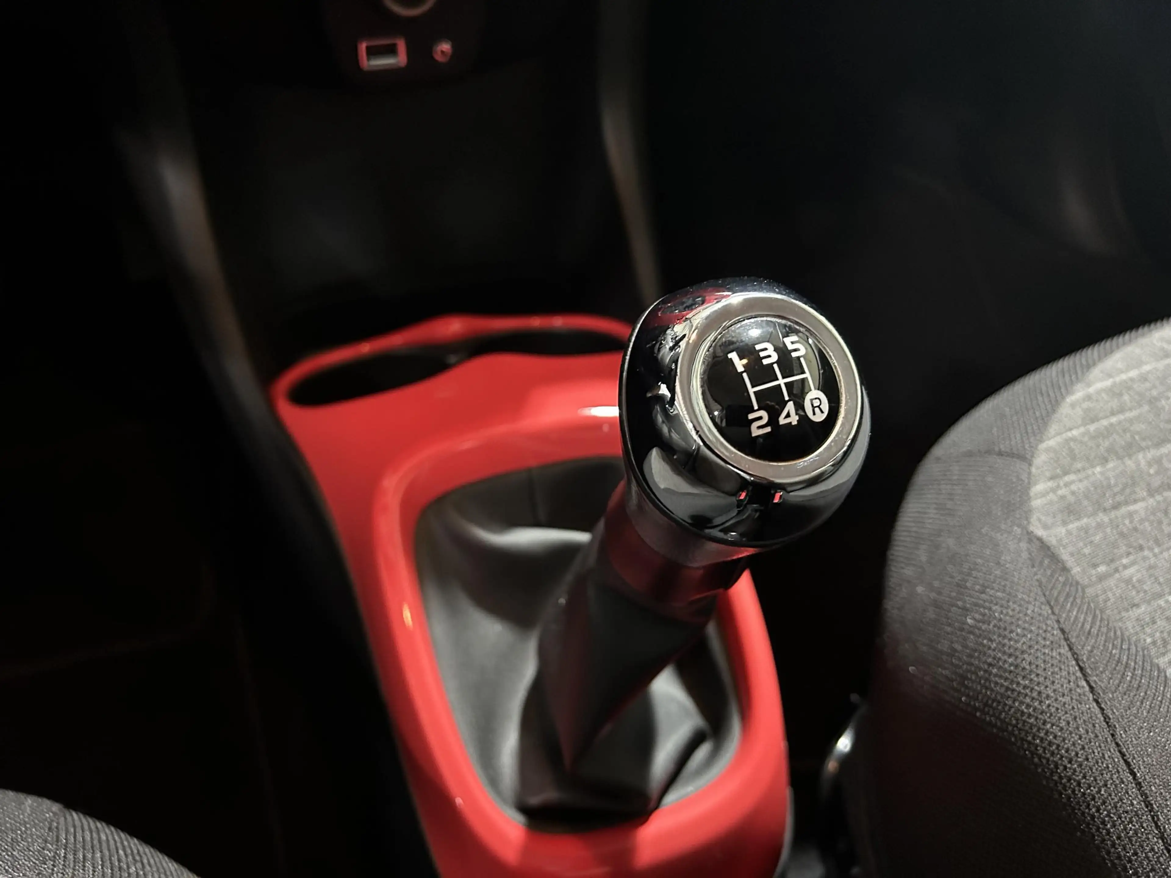 Citroen C1 1.0 e-VTi Live — photo 11