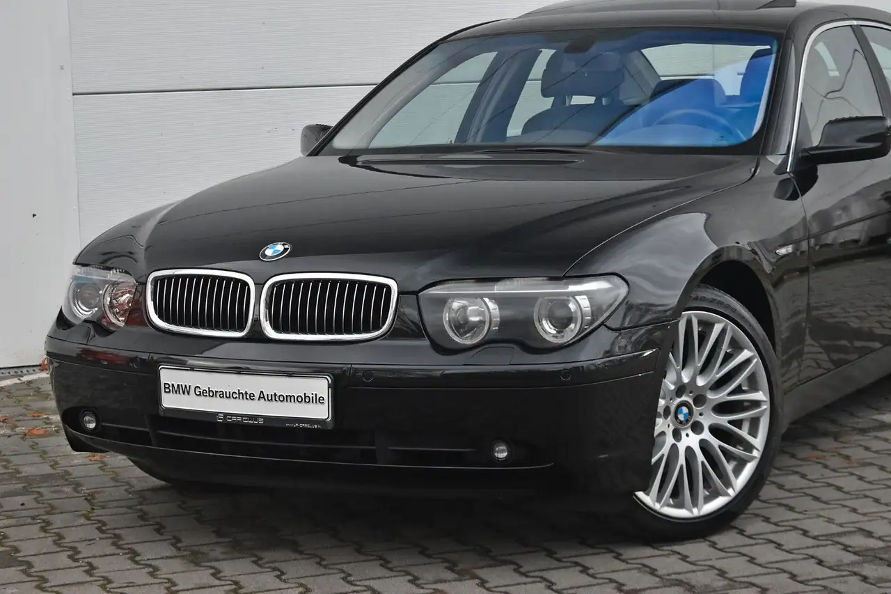BMW 745