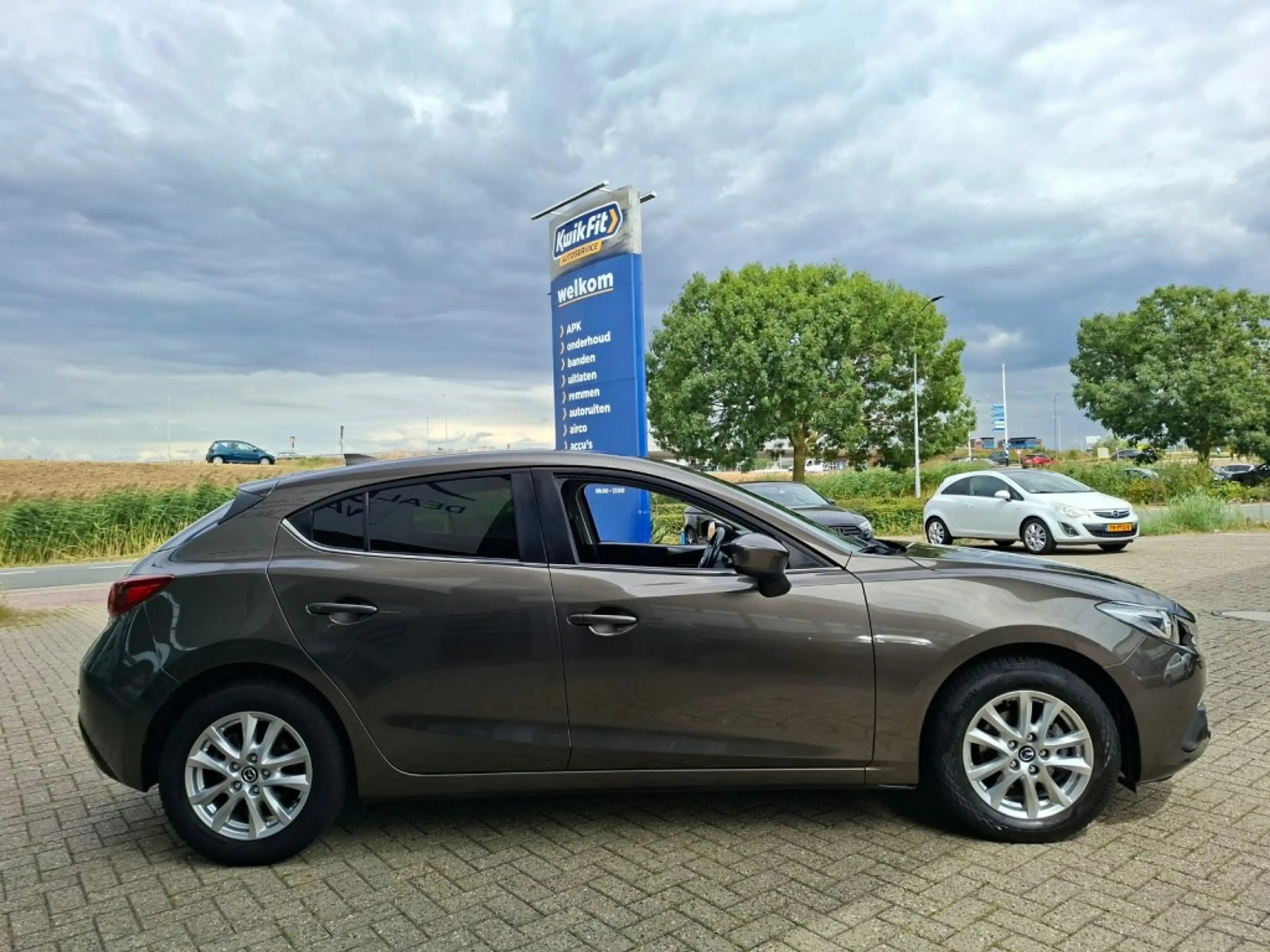 Mazda 3 1.5 SKYACTIV-G 100 TS AIRCO NAVI PDC LMV STOELVW — photo 4