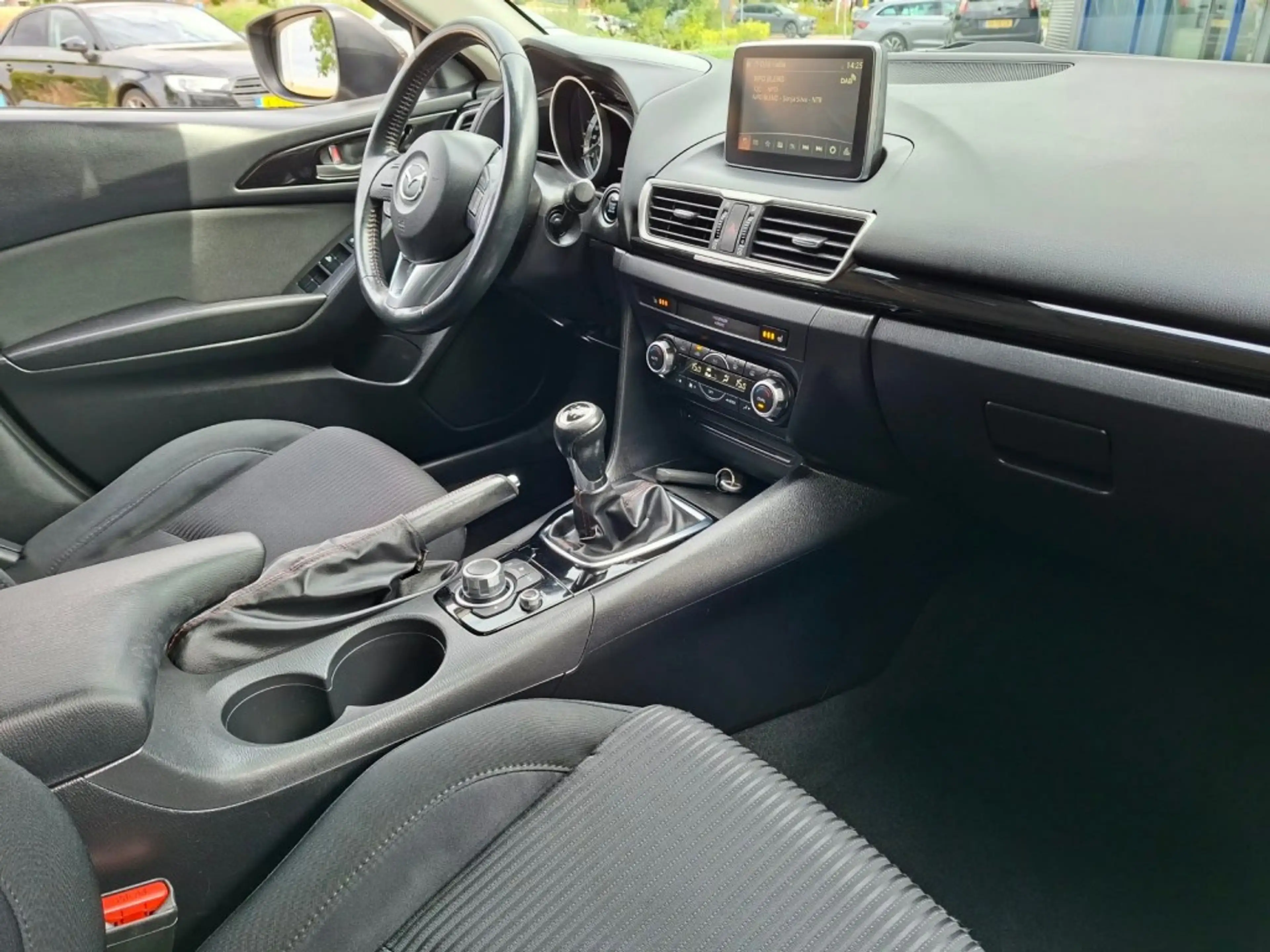 Mazda 3 1.5 SKYACTIV-G 100 TS AIRCO NAVI PDC LMV STOELVW — photo 11