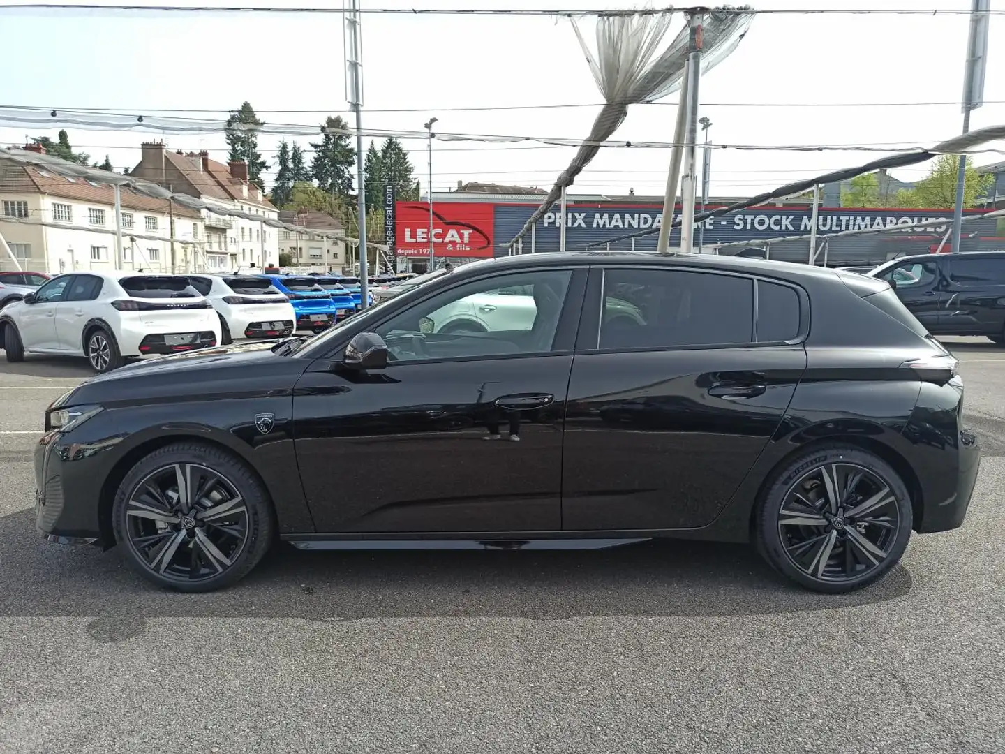 Peugeot 308 III 1.5 BlueHDi S\u0026S 130 EAT8 GT VISION 360° \ Noir - 2