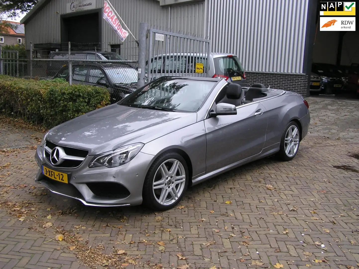 Mercedes-Benz E 200 Cabrio Edition Sport amg line nieuwe motor 06 07 2 Grijs - 1