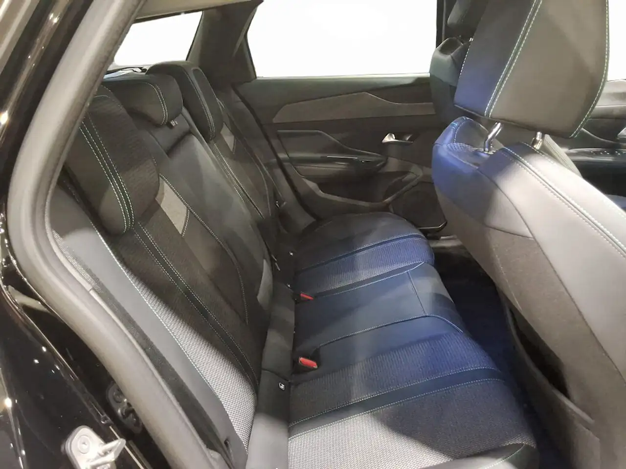 Peugeot 308 SW 1.6 PHEV ALLURE, миниатюра 8
